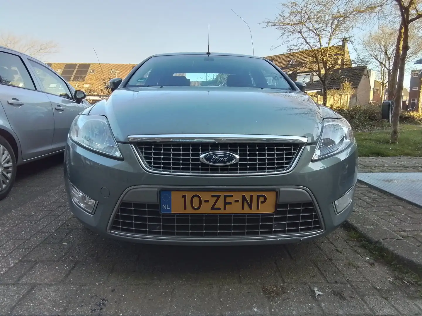 Ford Mondeo Mondeo 2.3-16V Titanium Grijs - 2