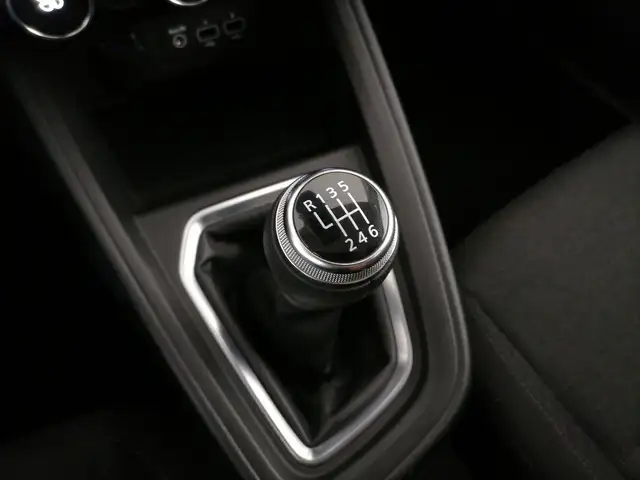 Renault Clio view 13