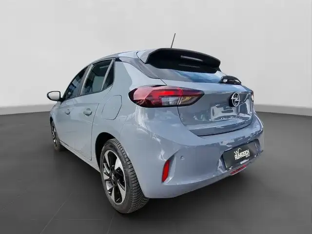 Opel Corsa-E view 3