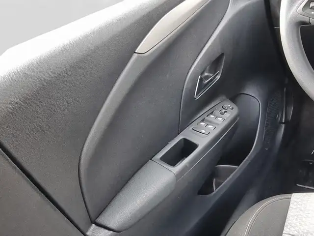 Opel Corsa-E view 14