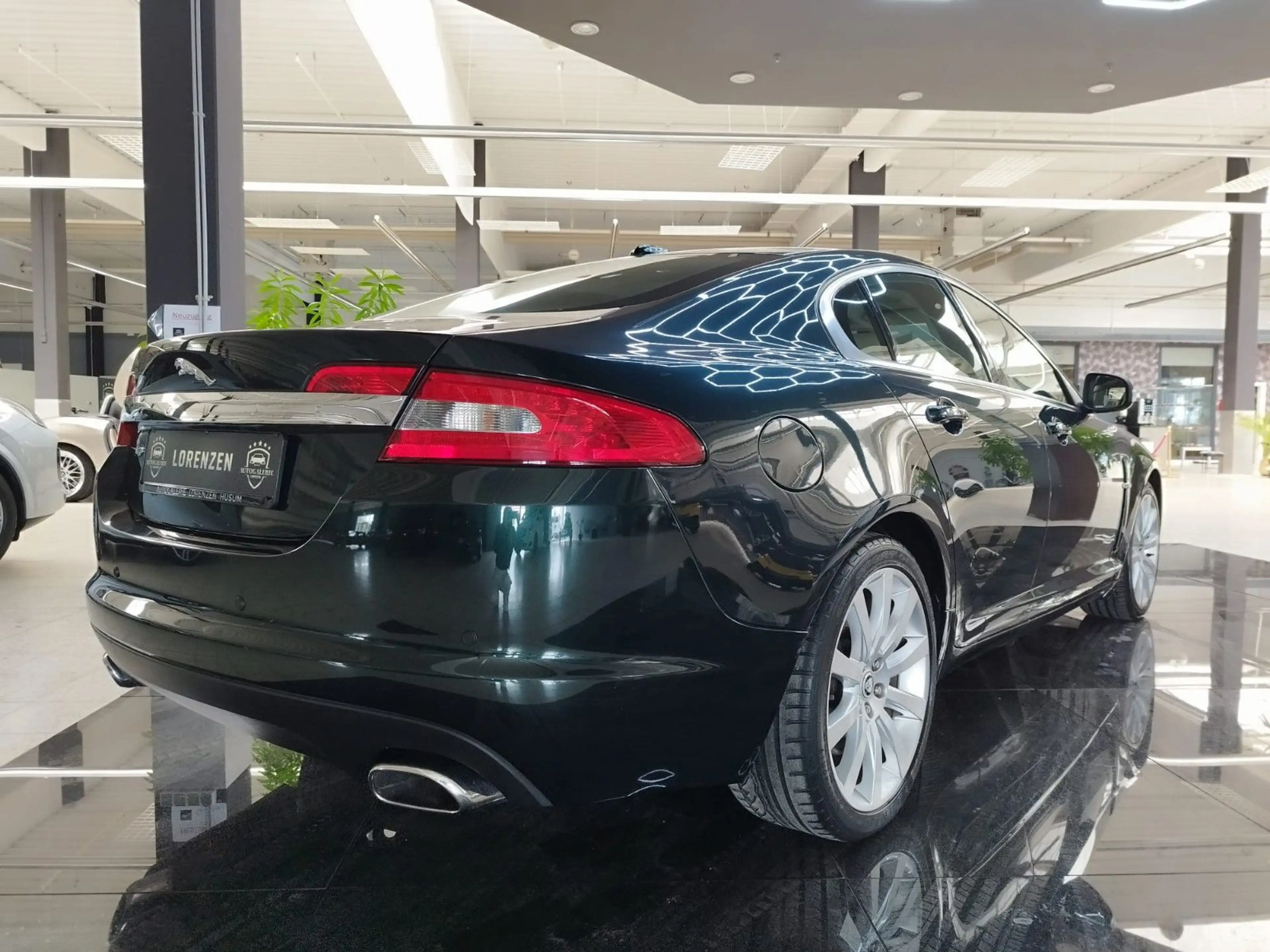 Jaguar XF 2.7 V6 Diesel Premium Luxury Pano Xenon — photo 5