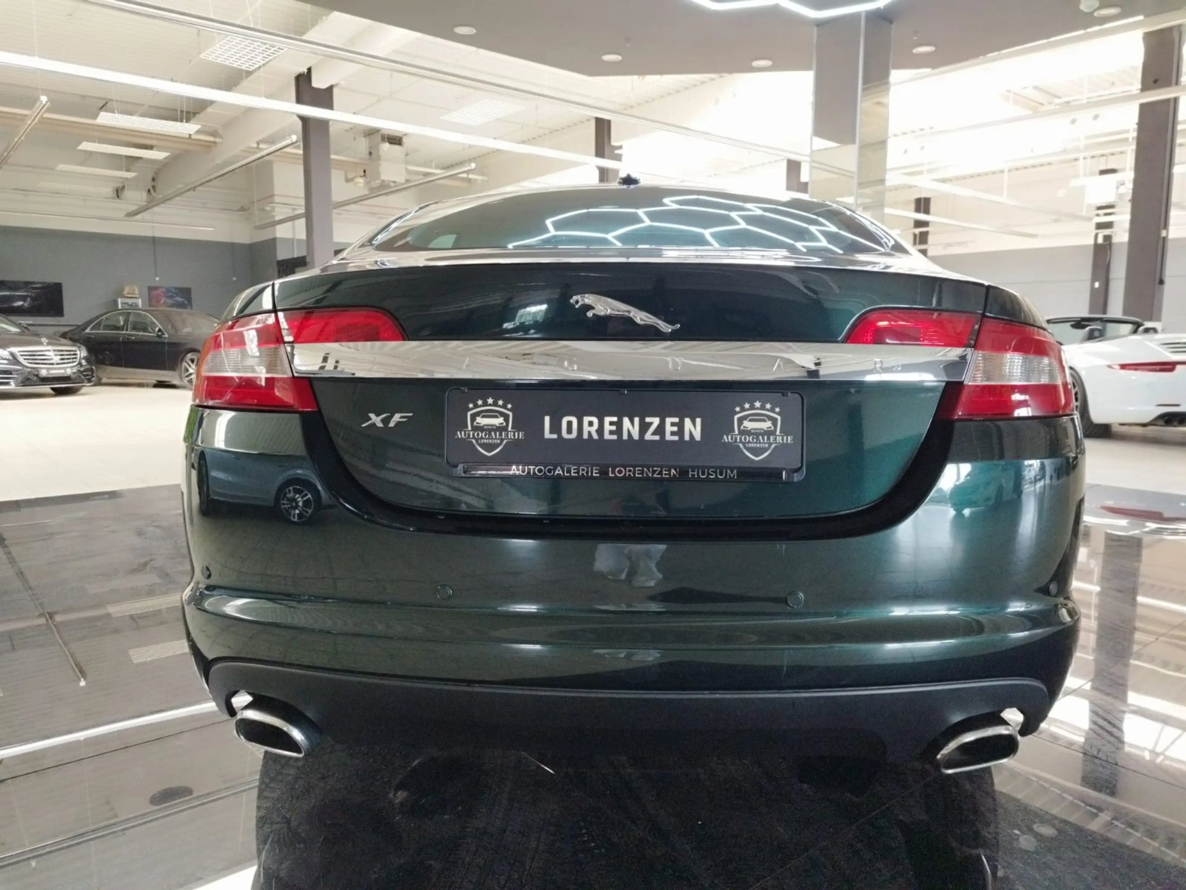 Jaguar XF 2.7 V6 Diesel Premium Luxury Pano Xenon — photo 6