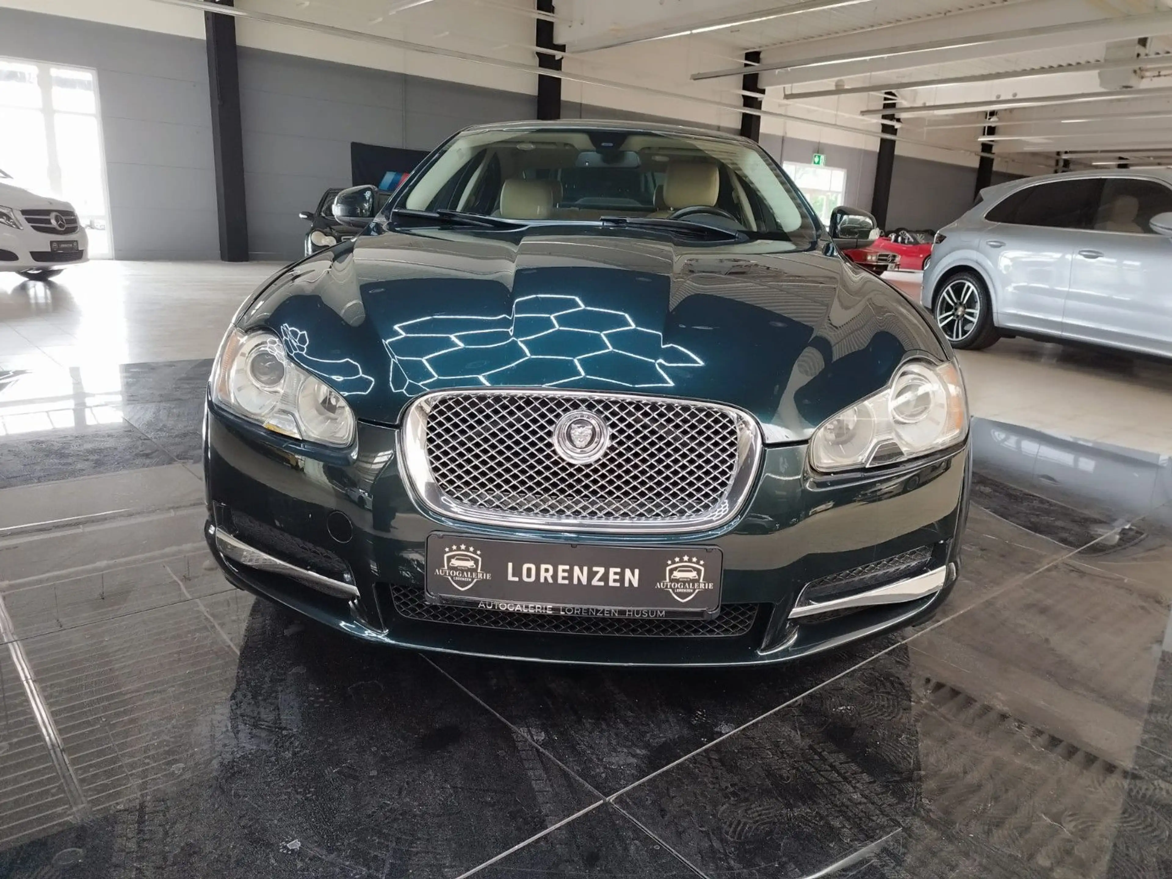 Jaguar XF 2.7 V6 Diesel Premium Luxury Pano Xenon — photo 2
