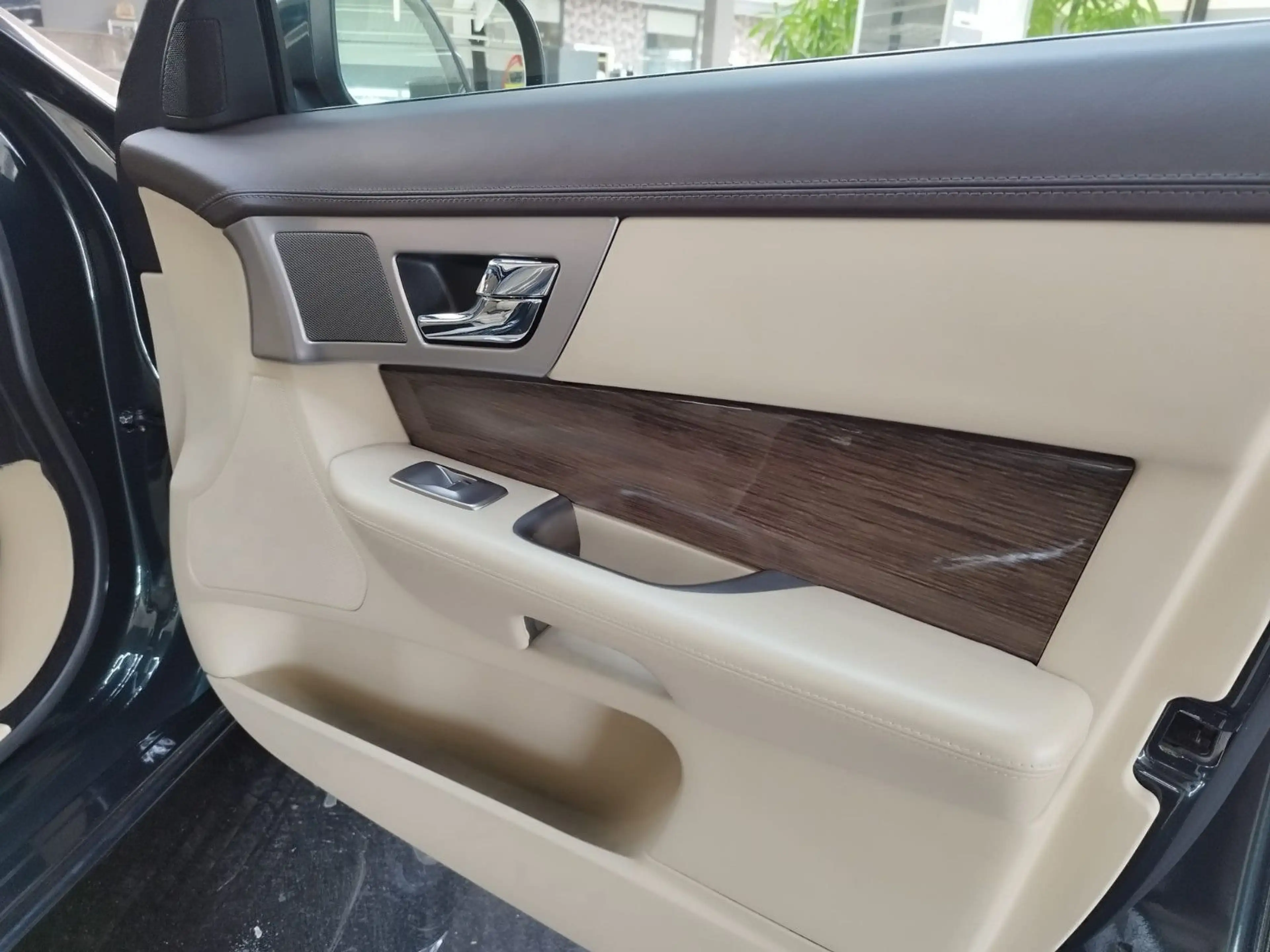 Jaguar XF 2.7 V6 Diesel Premium Luxury Pano Xenon — photo 12