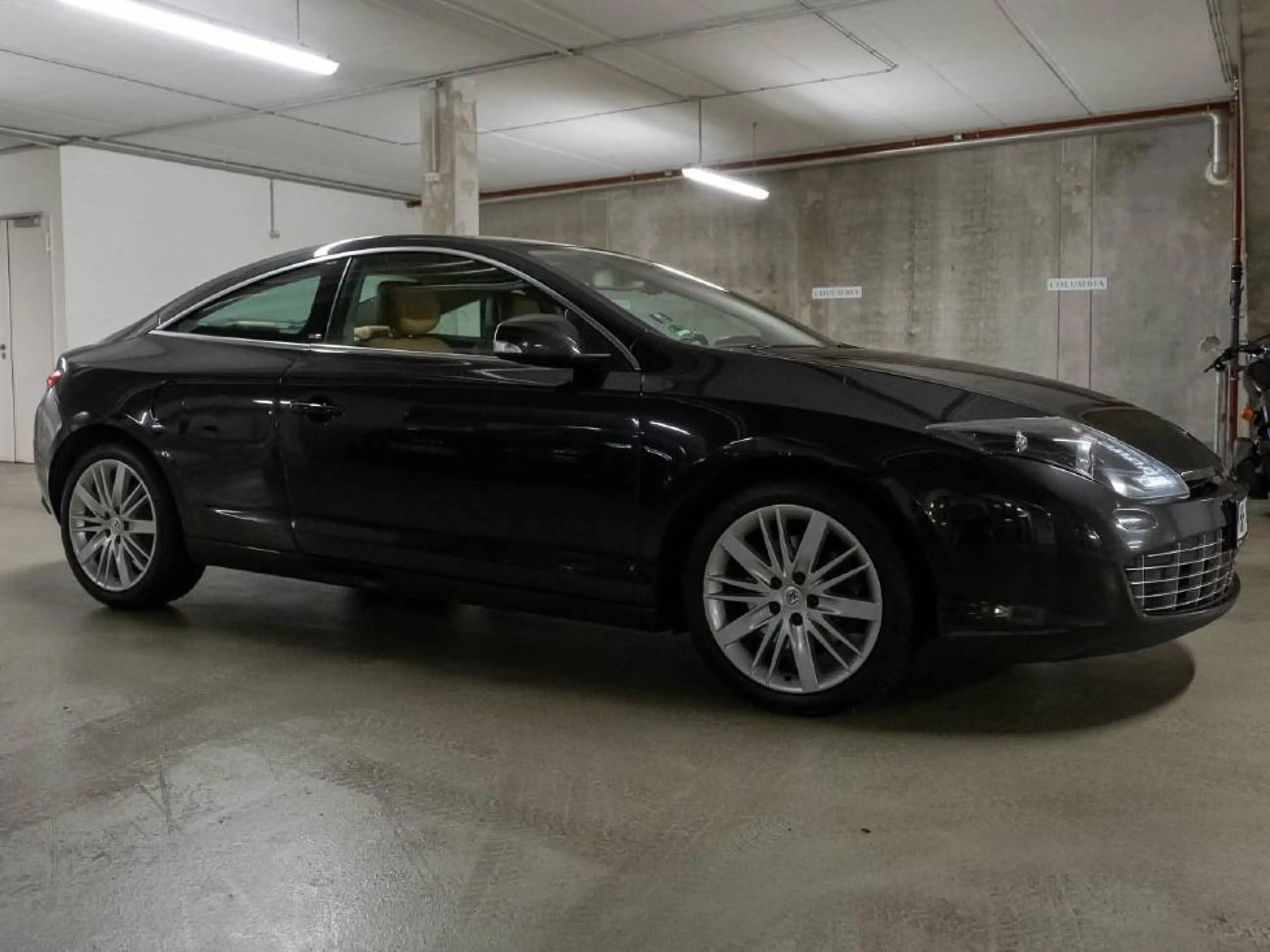 Renault Laguna Coupé V6 dci — photo 5