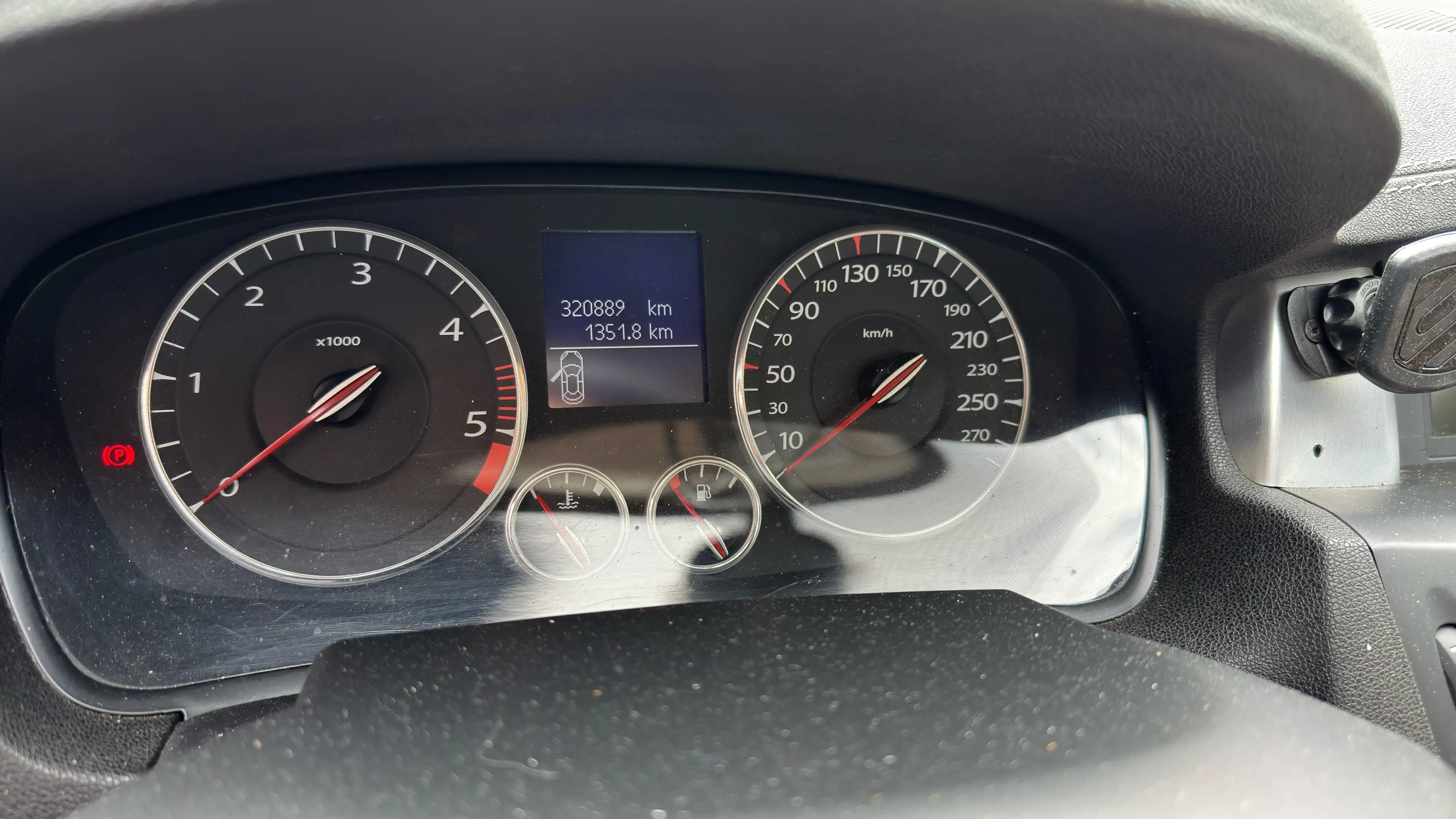 Renault Laguna Coupé V6 dci — photo 12