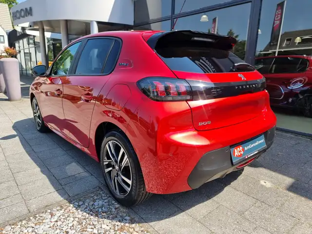 Peugeot 208 view 8