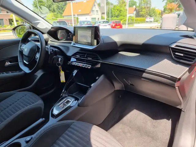 Peugeot 208 view 25