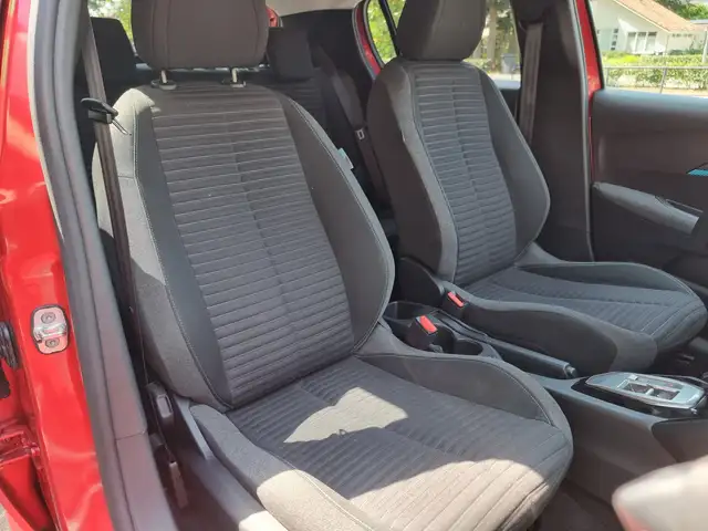 Peugeot 208 view 26