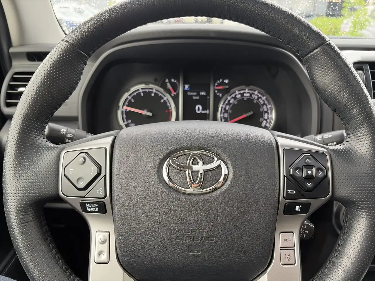 Toyota 4-Runner снимка Toyota 4-Runner