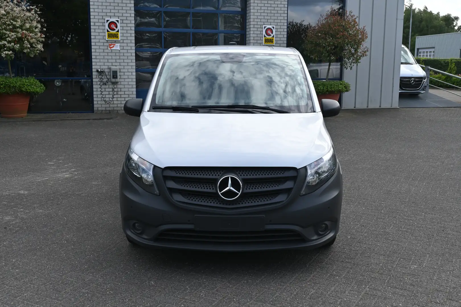 Mercedes-Benz Vito 114 CDI L2 Bott inrichting, Navigatie met camera Zilver - 2