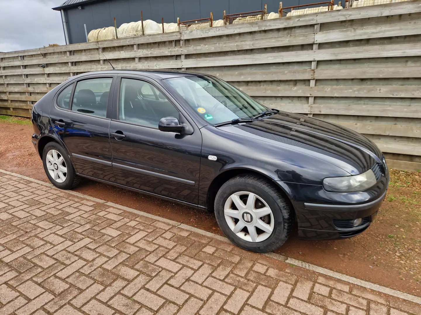 SEAT Leon 1.6-16V Stella Airco Noir - 1