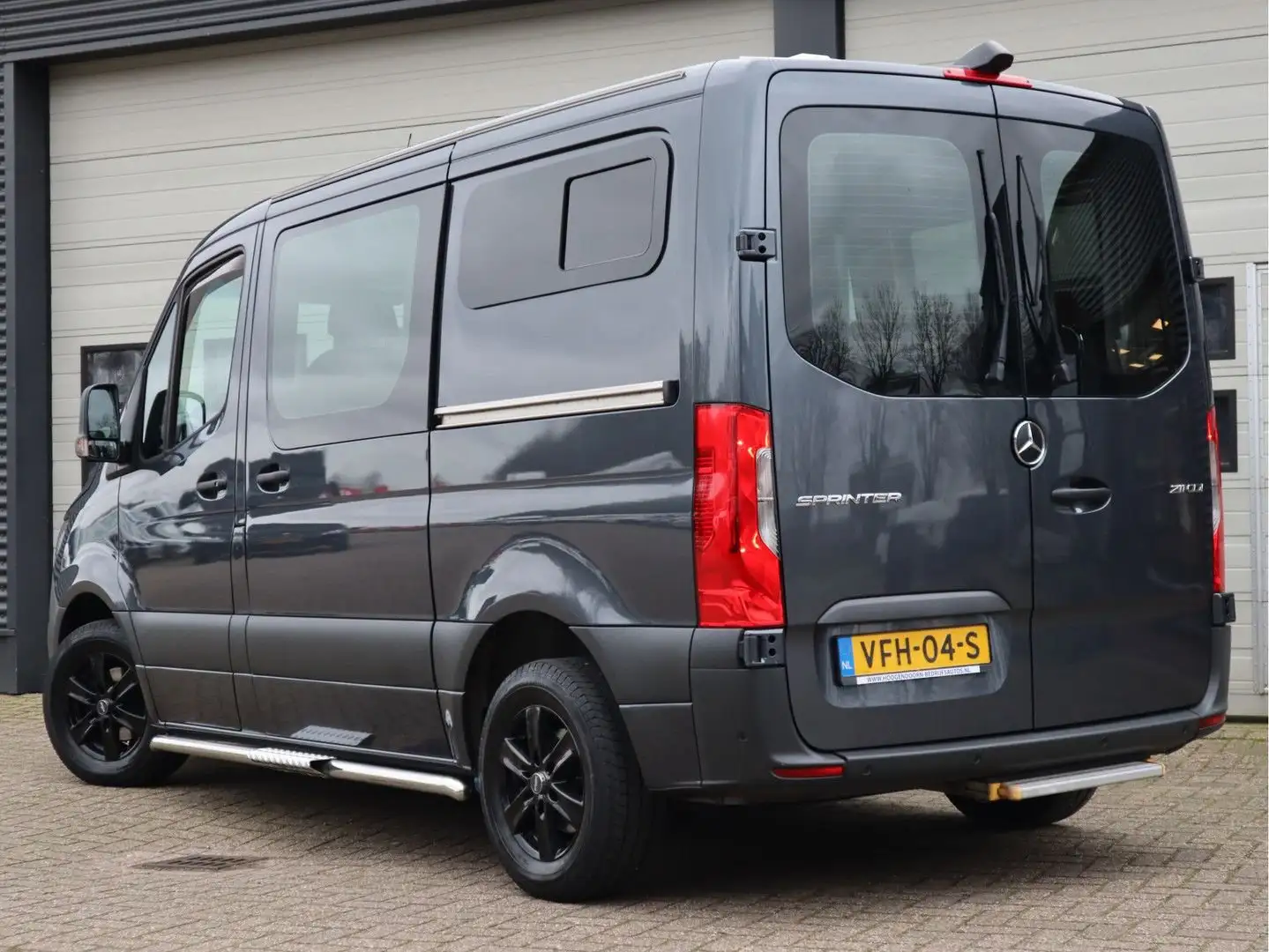 Mercedes-Benz Sprinter 211 CDI Euro 6 Camper Van Zwart - 2