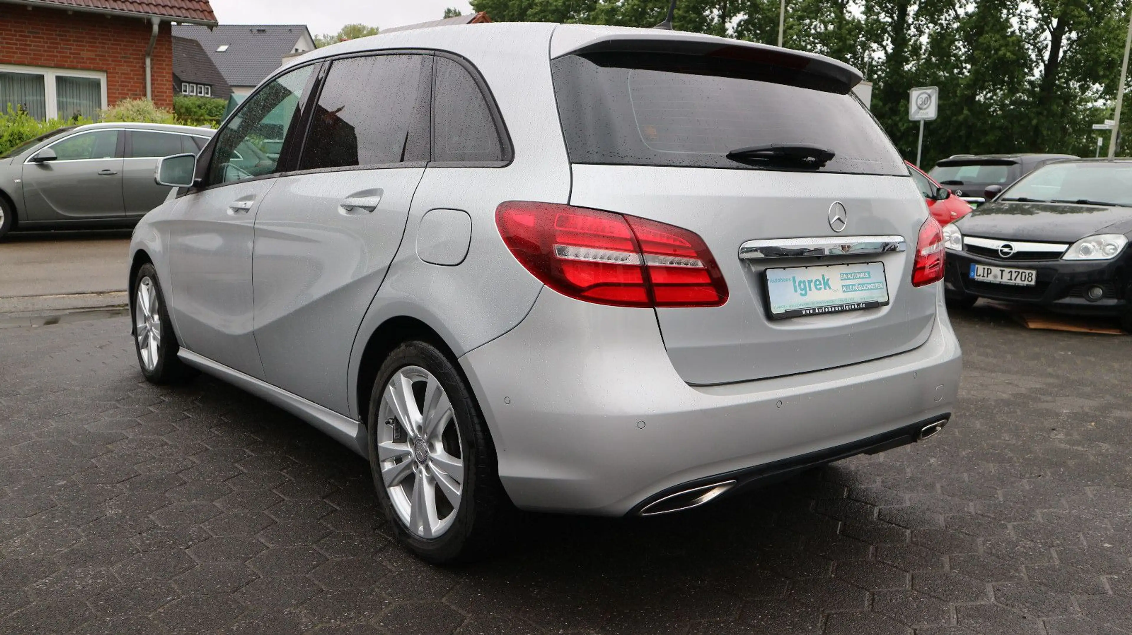 Mercedes-Benz B 220 CDI / d Navi/PDC+Kamera/AHK./Automatik. — photo 8