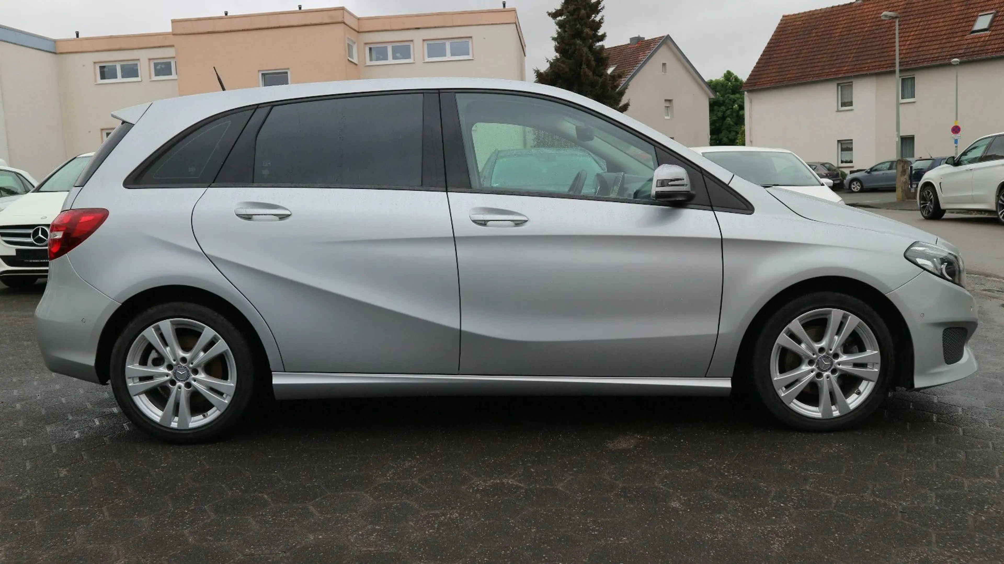 Mercedes-Benz B 220 CDI / d Navi/PDC+Kamera/AHK./Automatik. — photo 10
