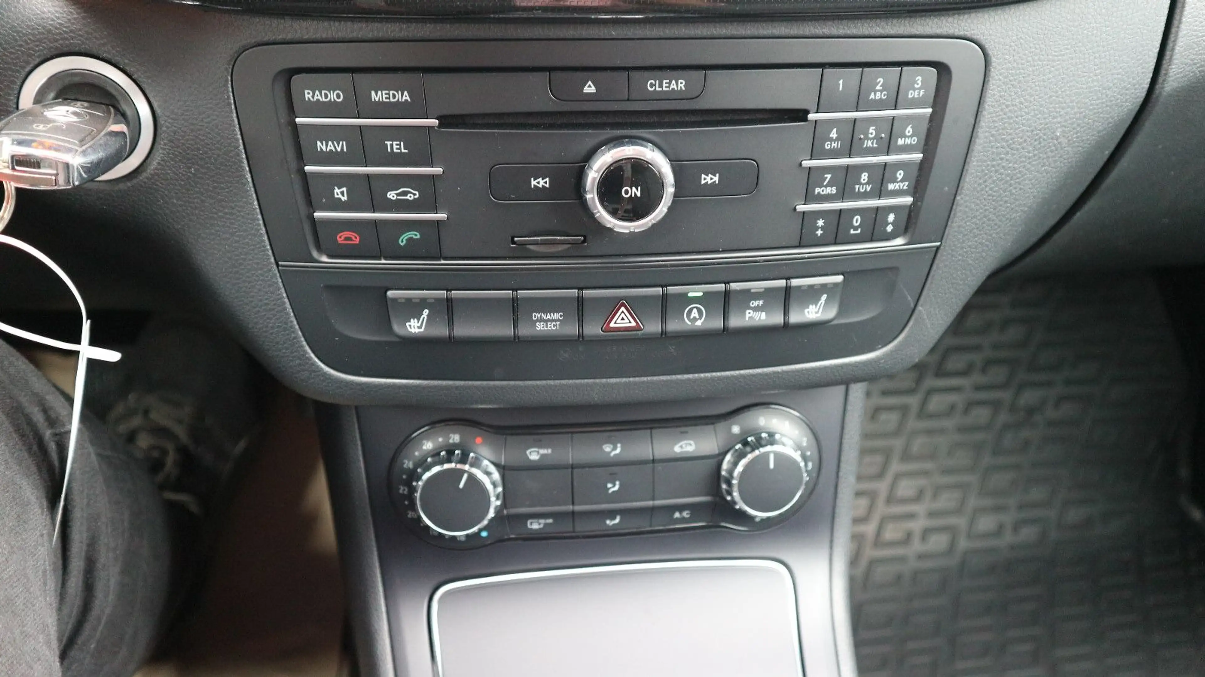 Mercedes-Benz B 220 CDI / d Navi/PDC+Kamera/AHK./Automatik. — photo 13