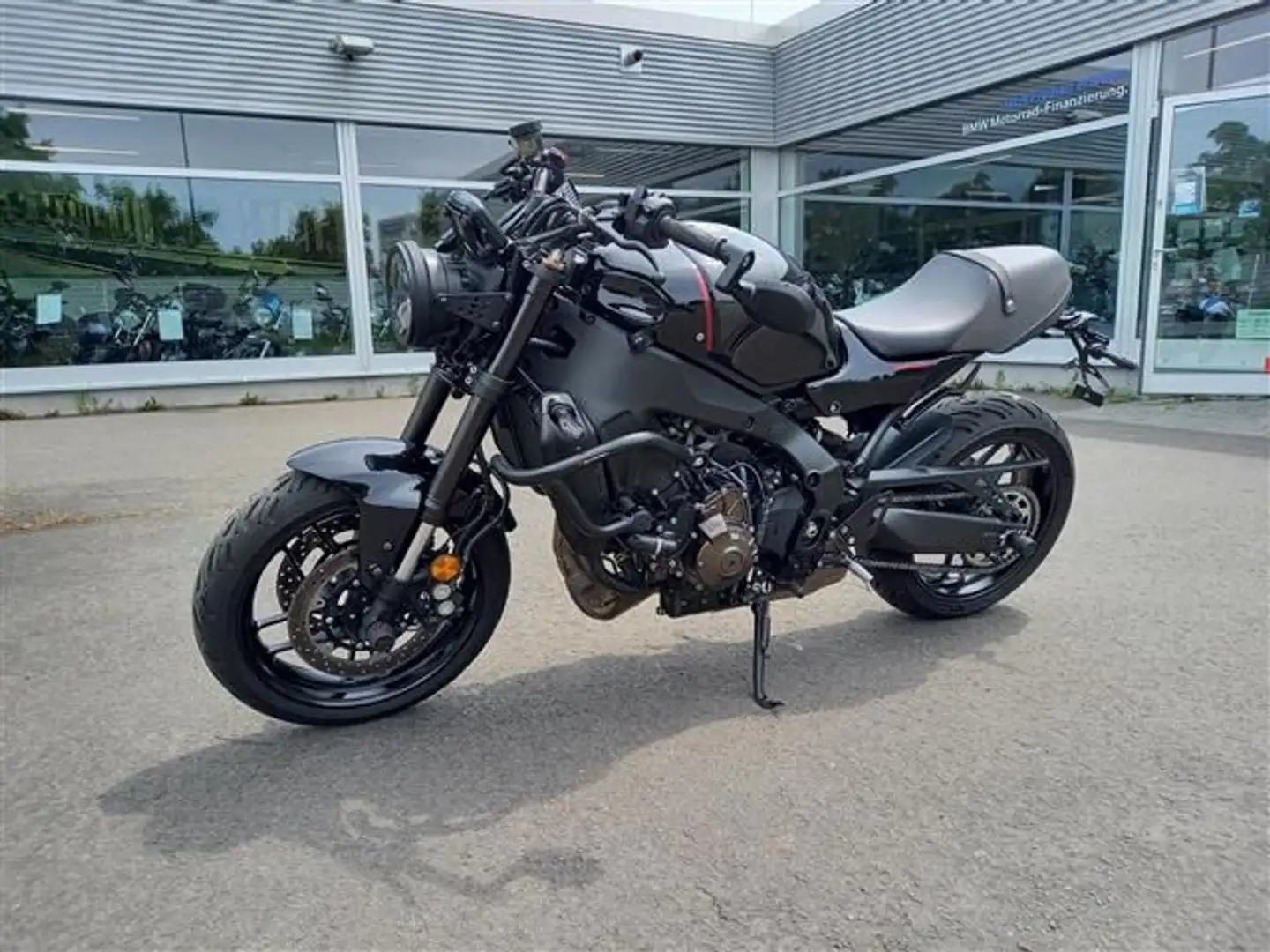 Yamaha XSR 900 Schwarz - 1