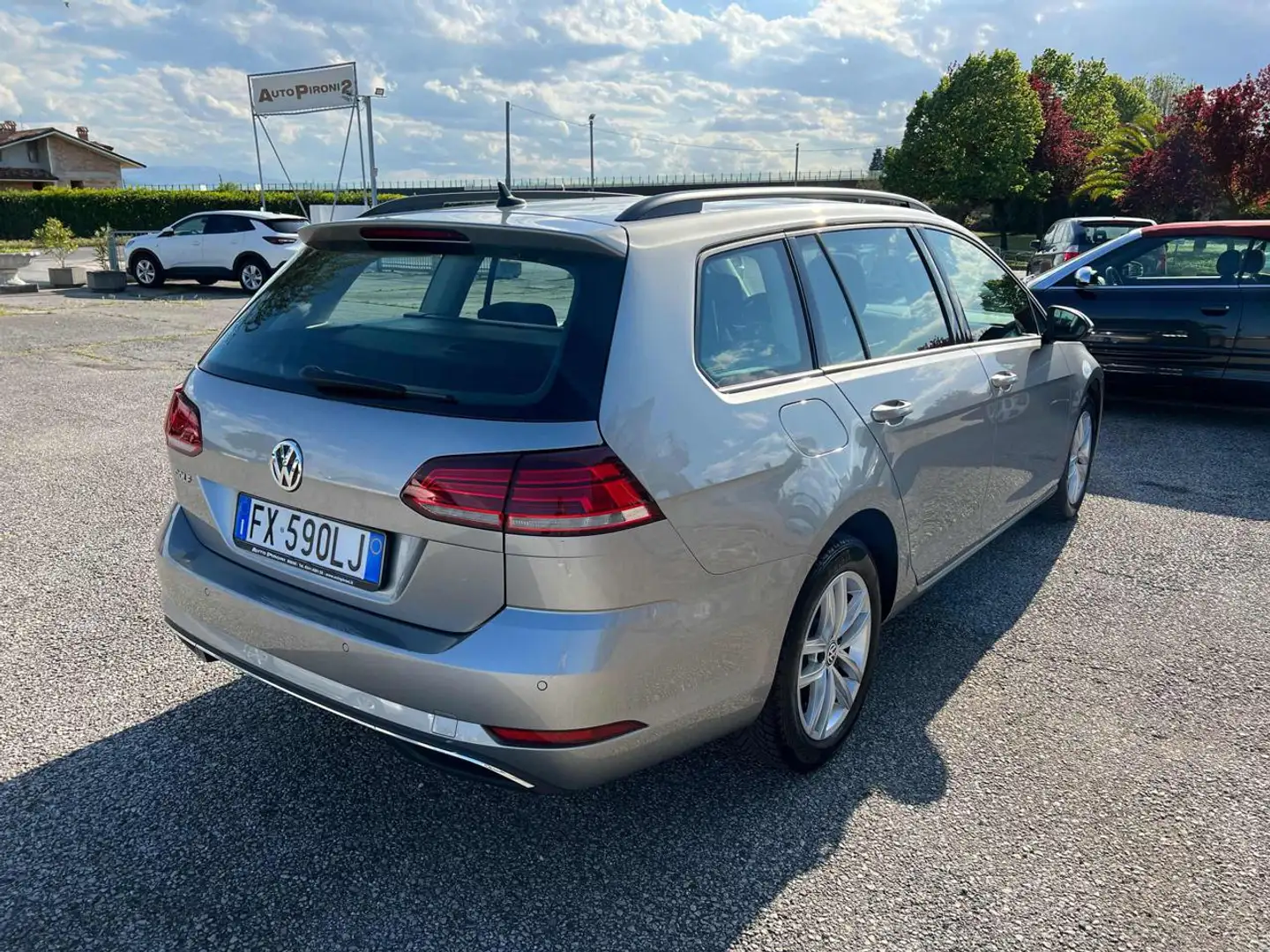 usato Volkswagen Golf Variant Station wagon a Rimini RN per € 15.500,-