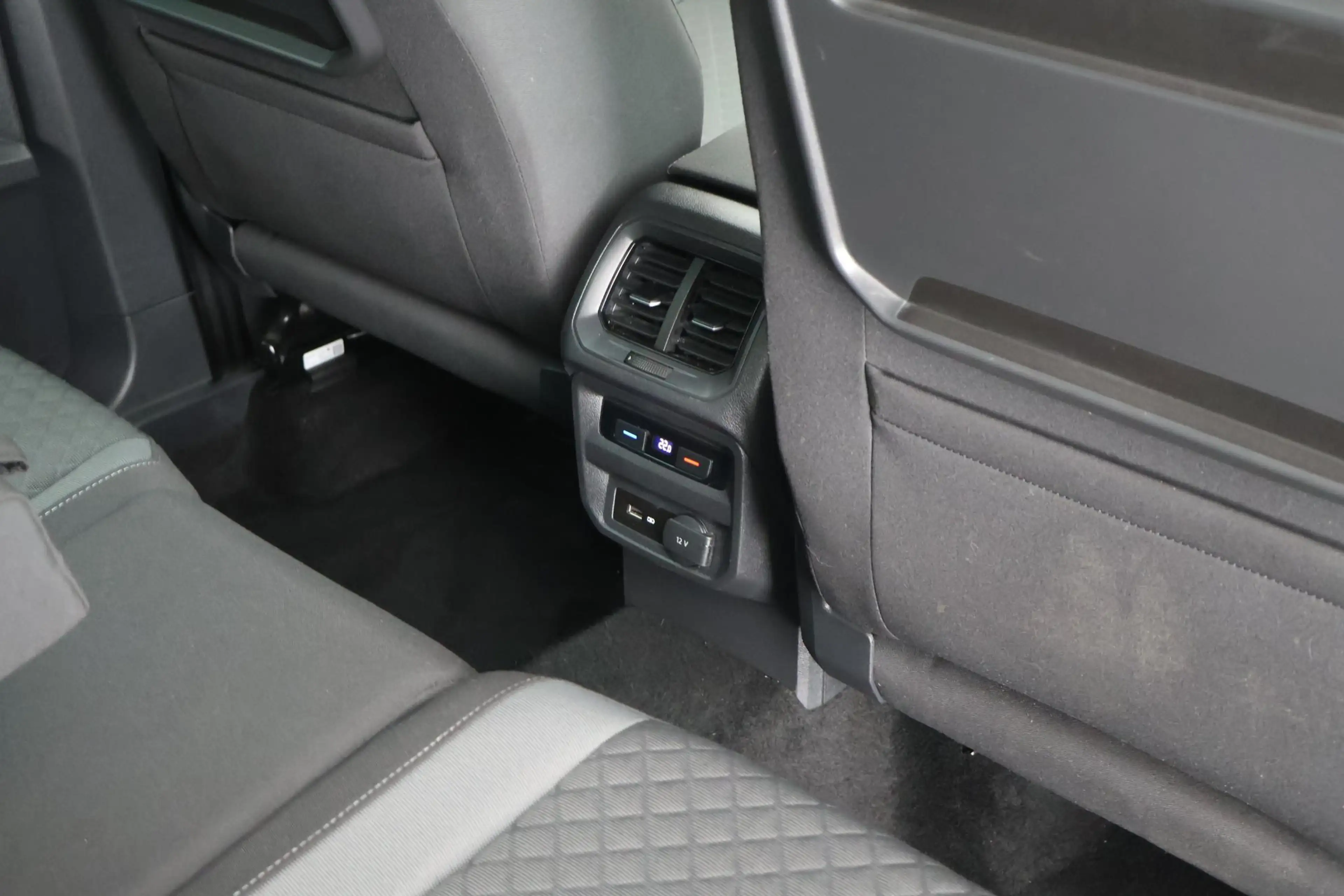 Volkswagen Tiguan 1.4 TSI 150pk DSG ACT Comfortline Trekhaak Stoelve — photo 36