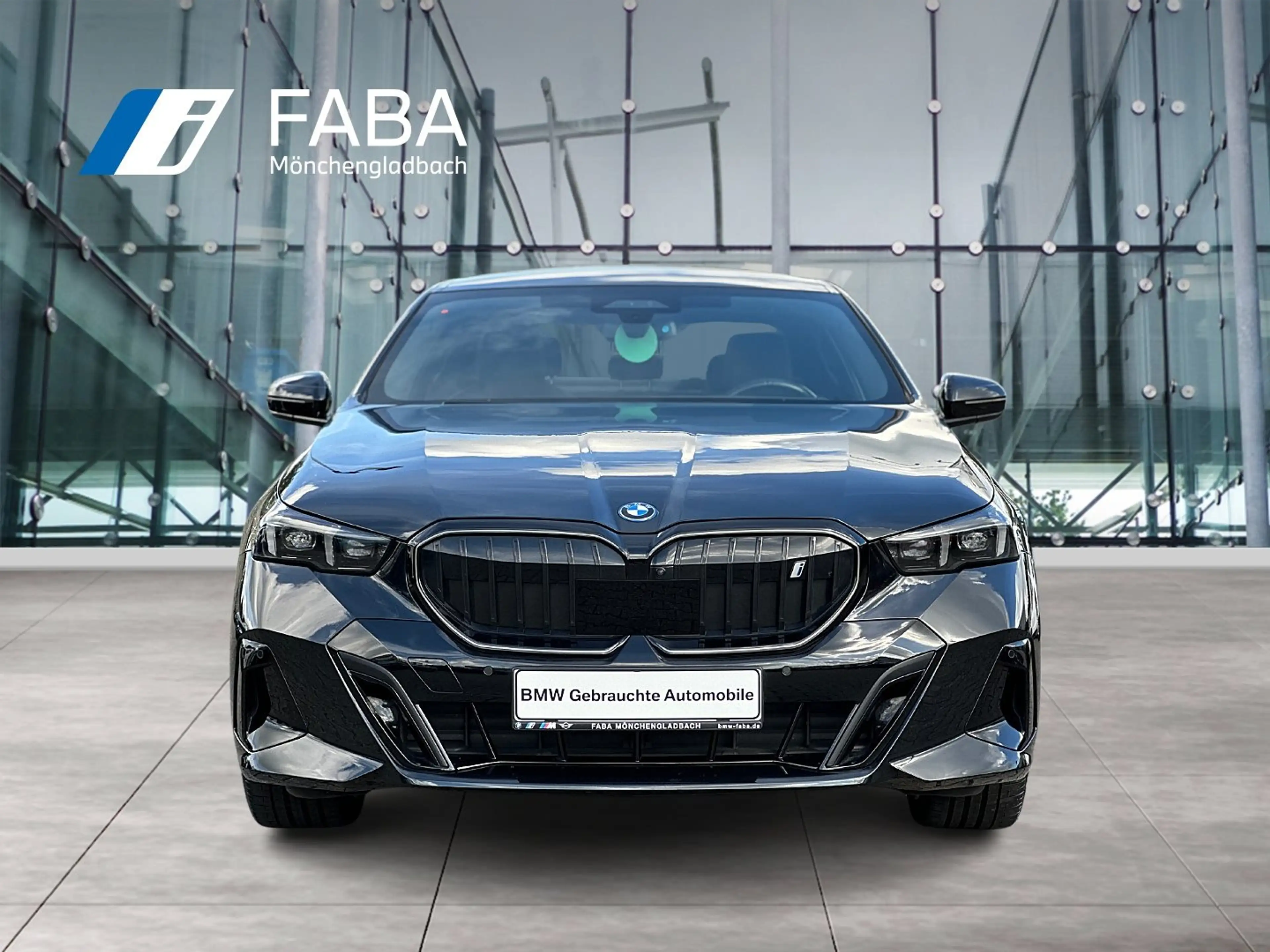 BMW i5 eDrive40 Limousine M Sportpaket HK HiFi DAB — photo 4