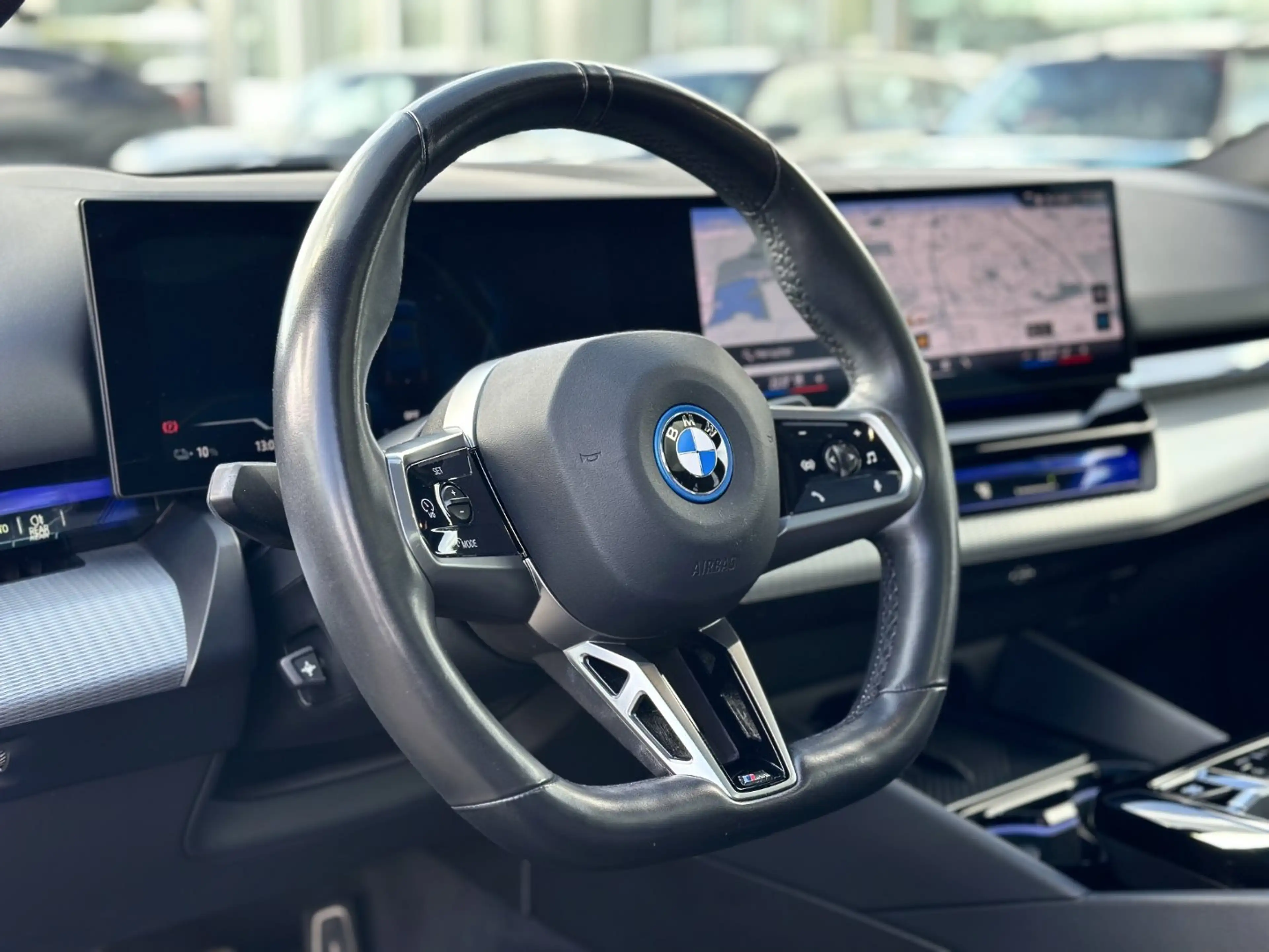 BMW i5 eDrive40 Limousine M Sportpaket HK HiFi DAB — photo 10