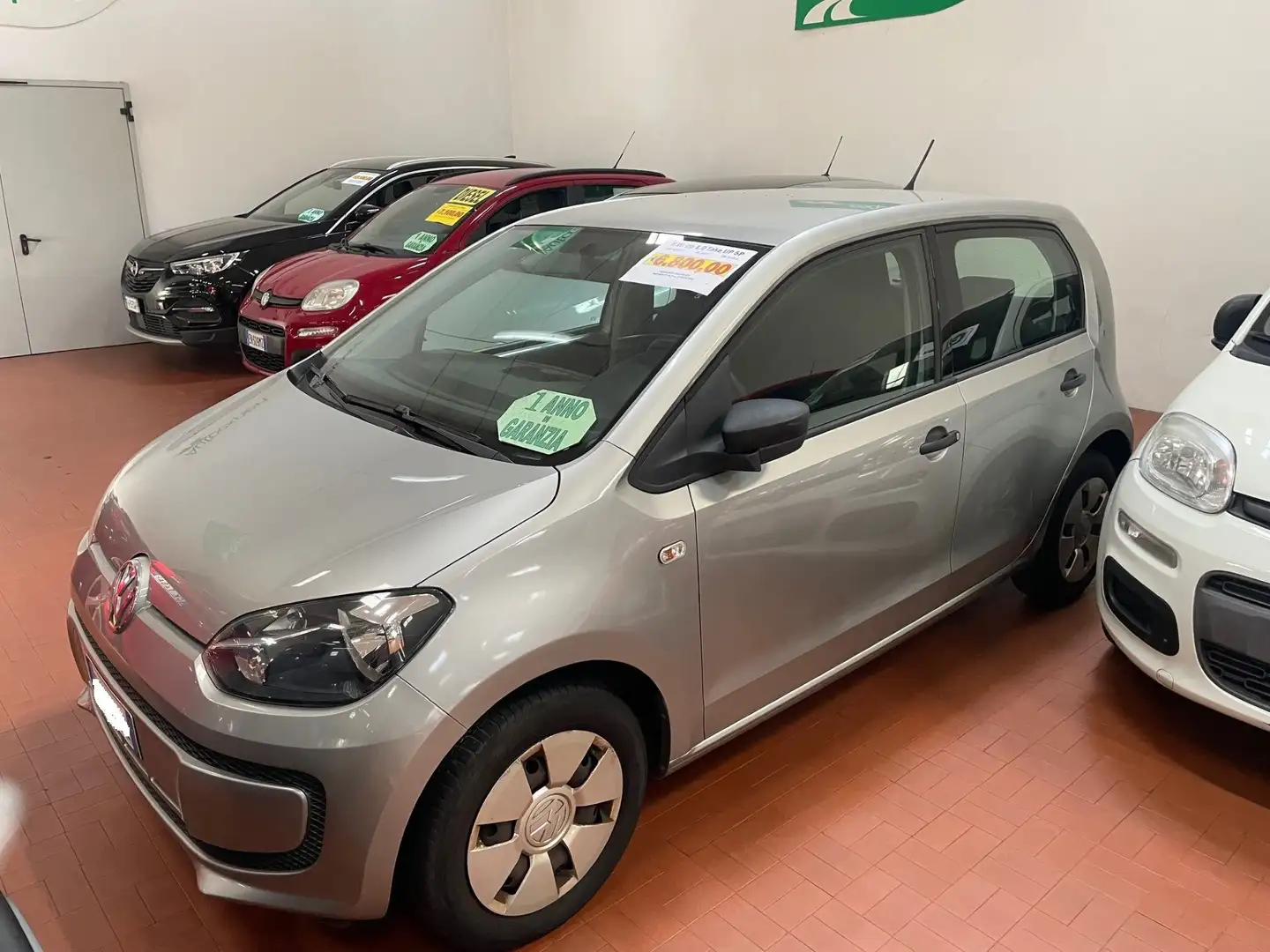 Volkswagen up! 1.0 75 CV 5 porte take up! Gris - 1