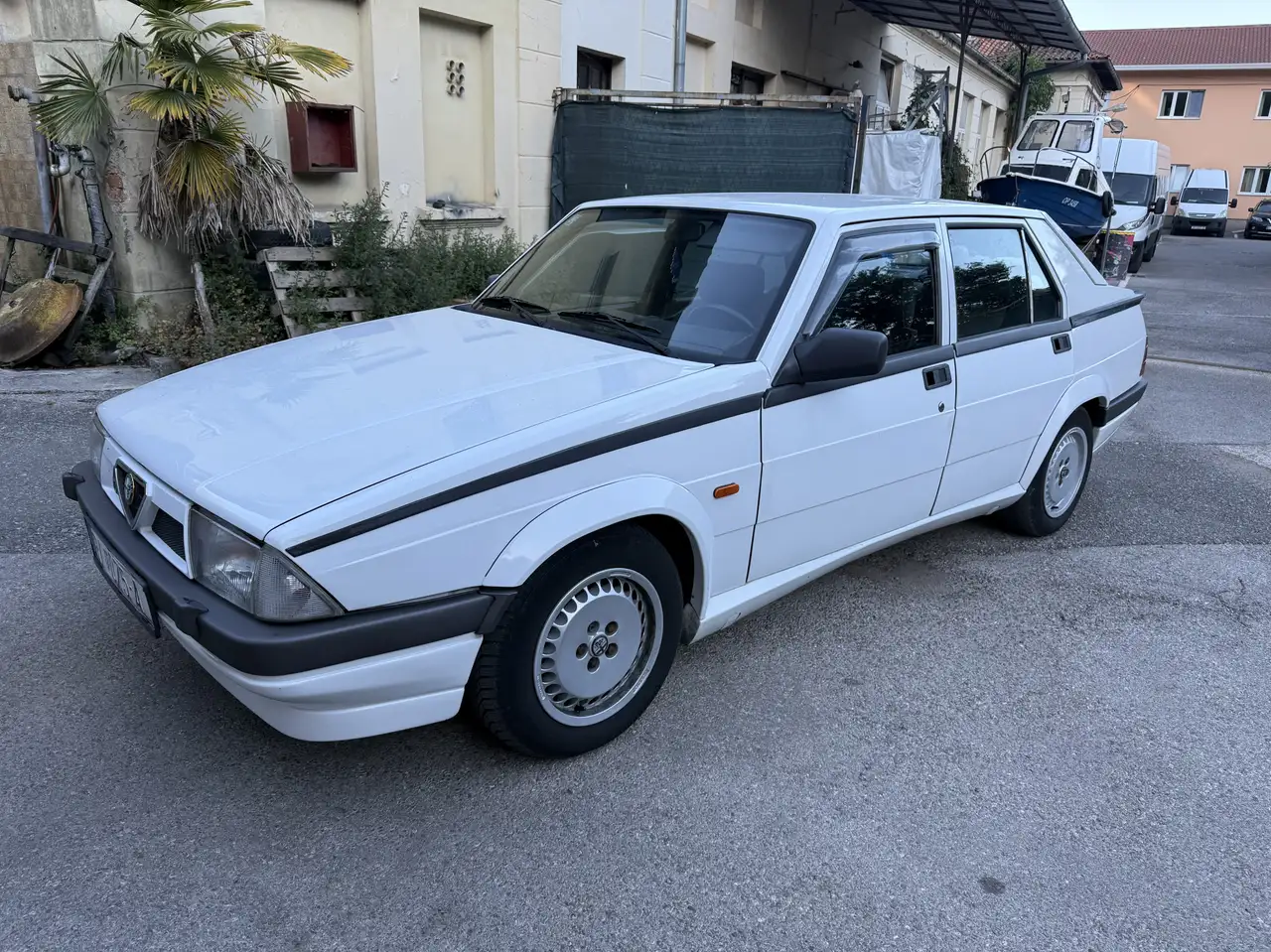 Alfa Romeo 75 Twin Spark 2.0, foto 1