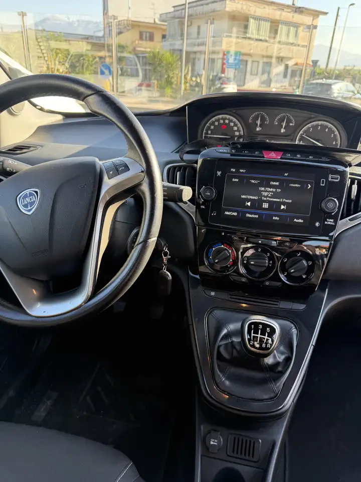 Lancia Ypsilon 2023