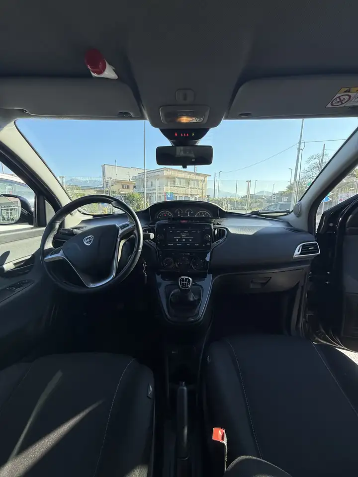 Lancia Ypsilon 2023