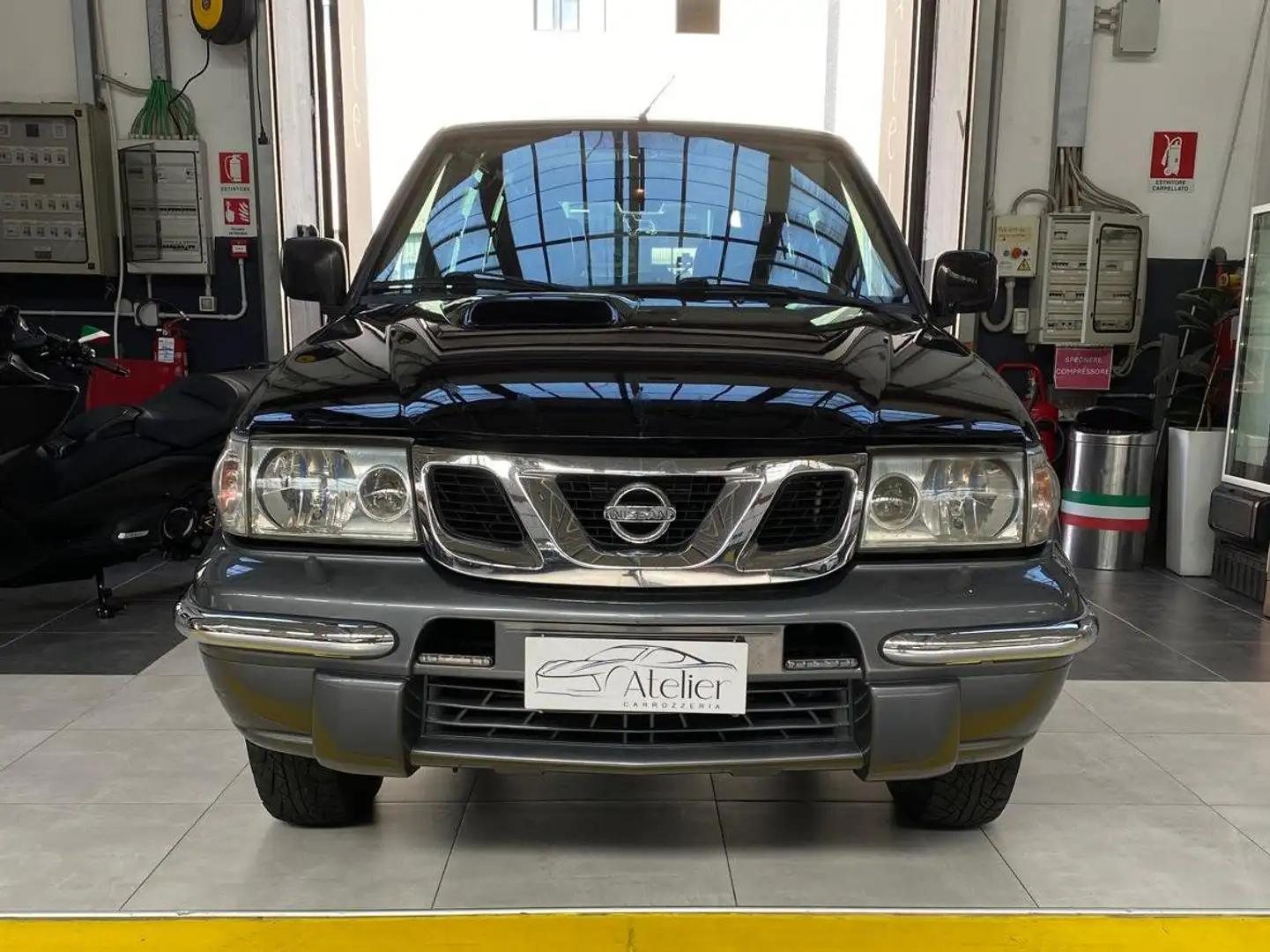 Nissan Terrano Terrano II 2000 5p 3.0 dit Sport commercial Noir - 1