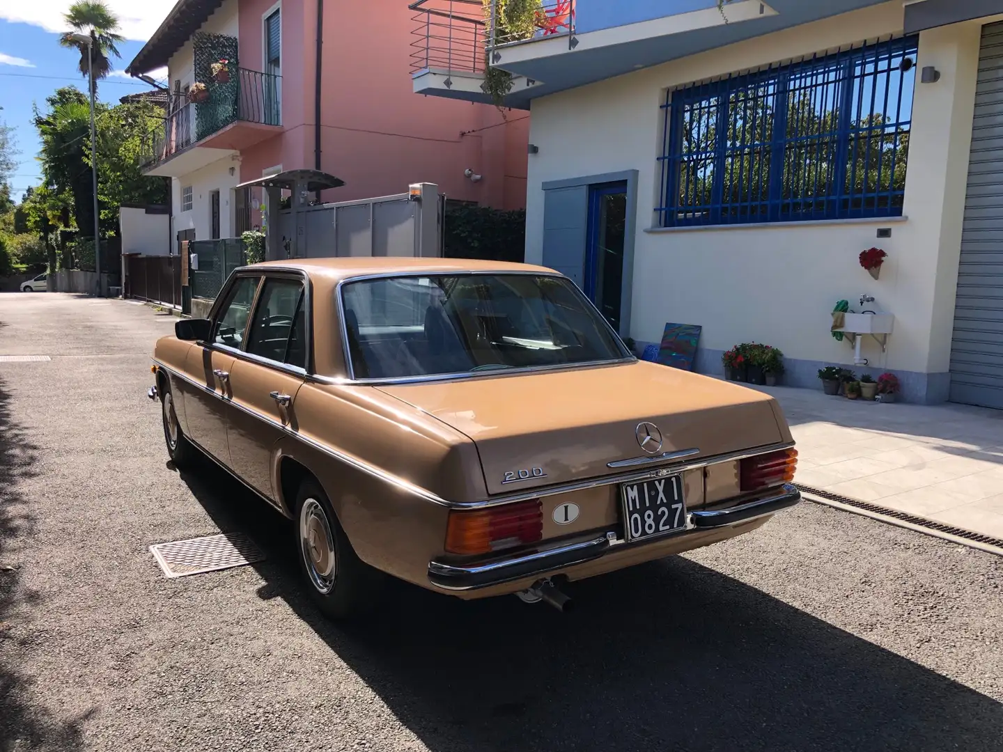 Mercedes-Benz 200 - 2