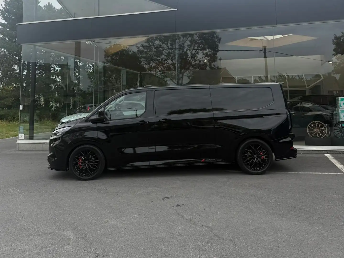 Ford Transit Custom 300 2.0 TDCI L2H1 Limited 170PK Zwart - 2