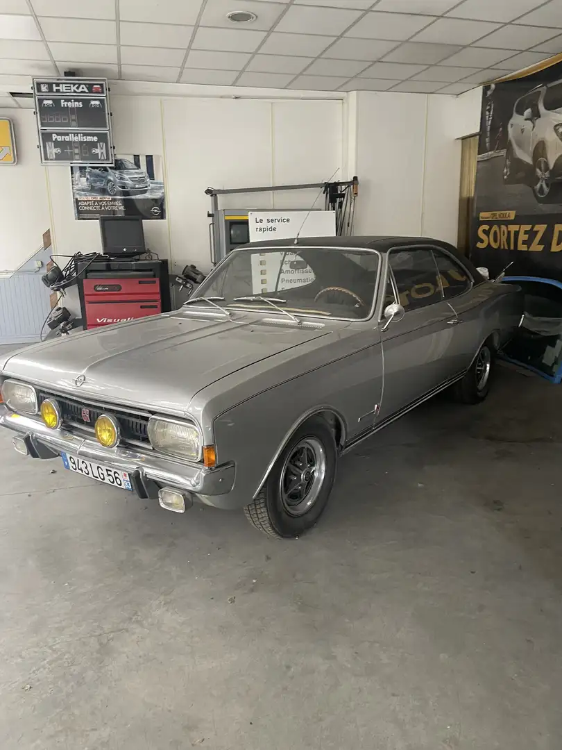 Opel Commodore - 1