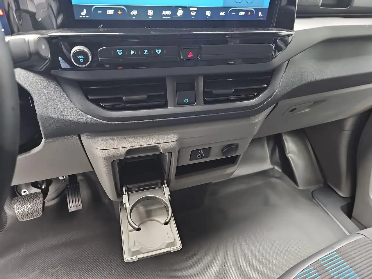 Ford Transit Custom TRANSIT CUSTOM 2.0 ECOBLUE AUTO. 320 L1H1 SPORT FW 13