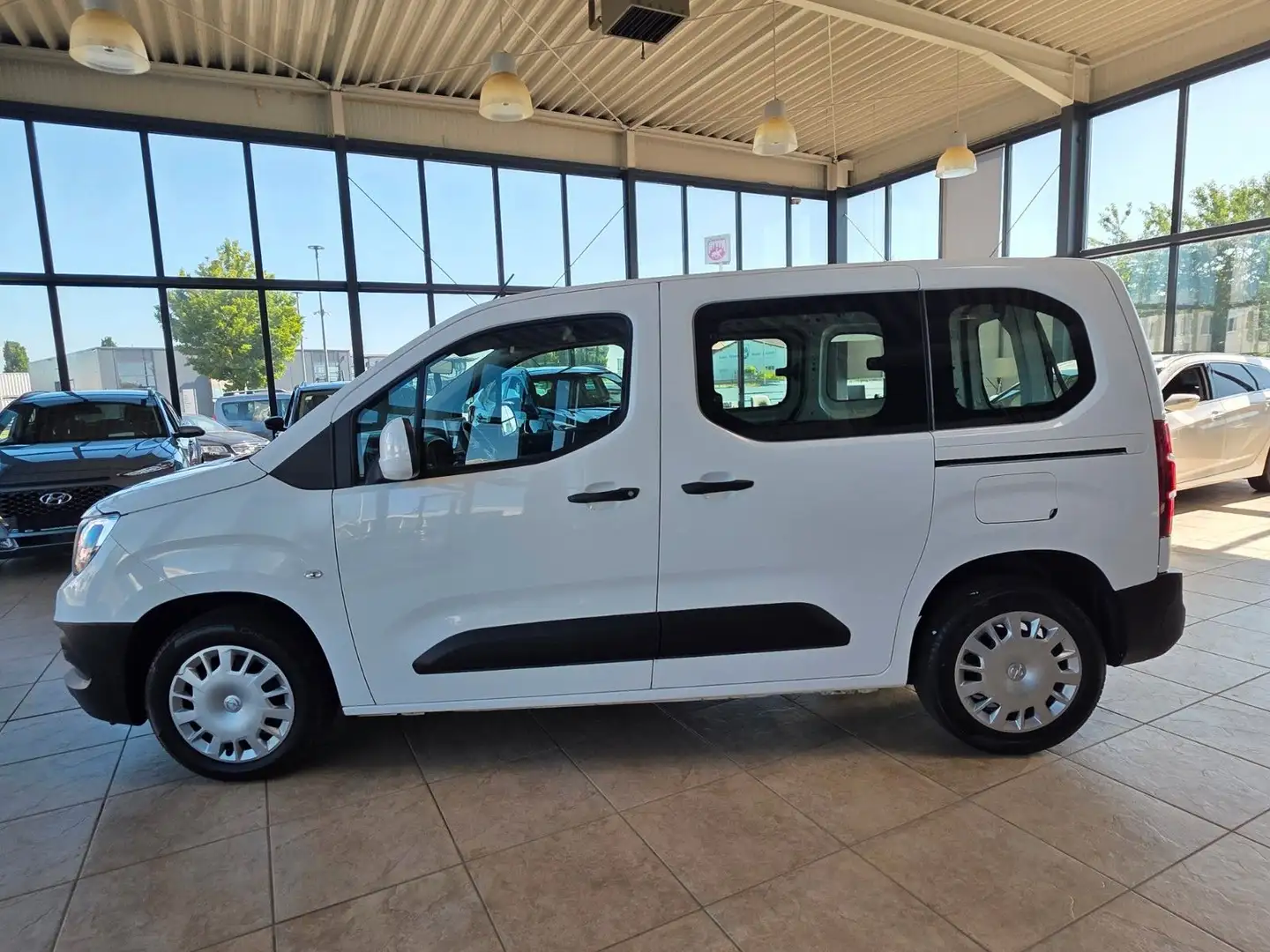 Opel Combo E Cargo Edition Blanc - 2