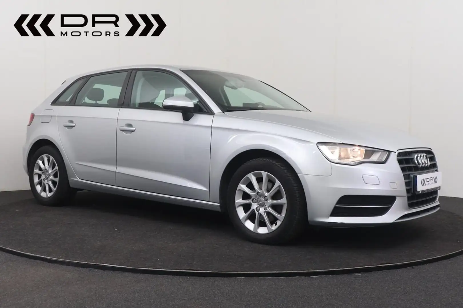 Audi A3 1.6TDI S TRONIC SPORTBACK - LEDER - NAVI Silber - 2