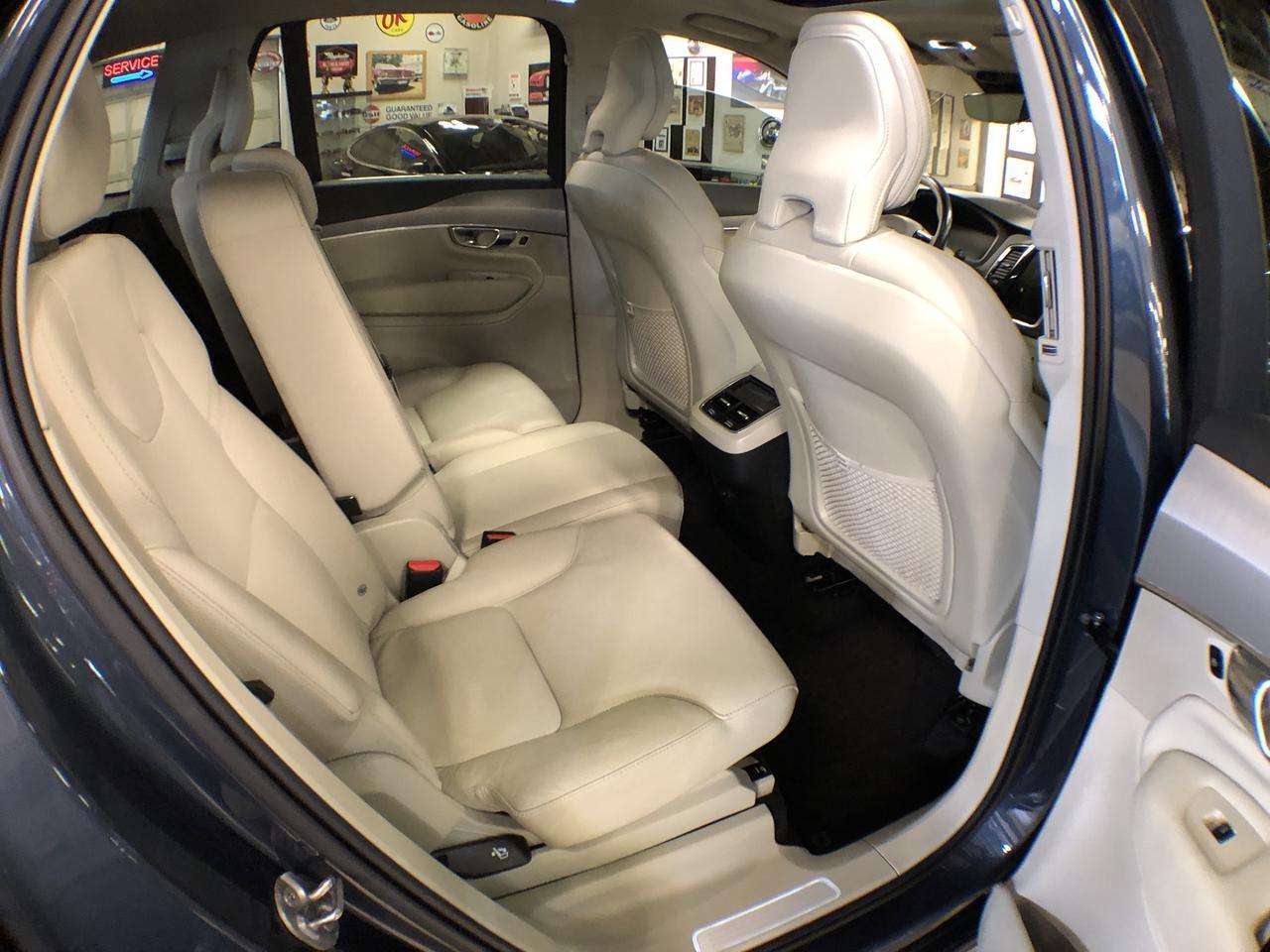 2022 Volvo XC90 MOMENTUM 7 PASS AWD LEATHER PAN/ROOF NAV CAMERA thumb 33