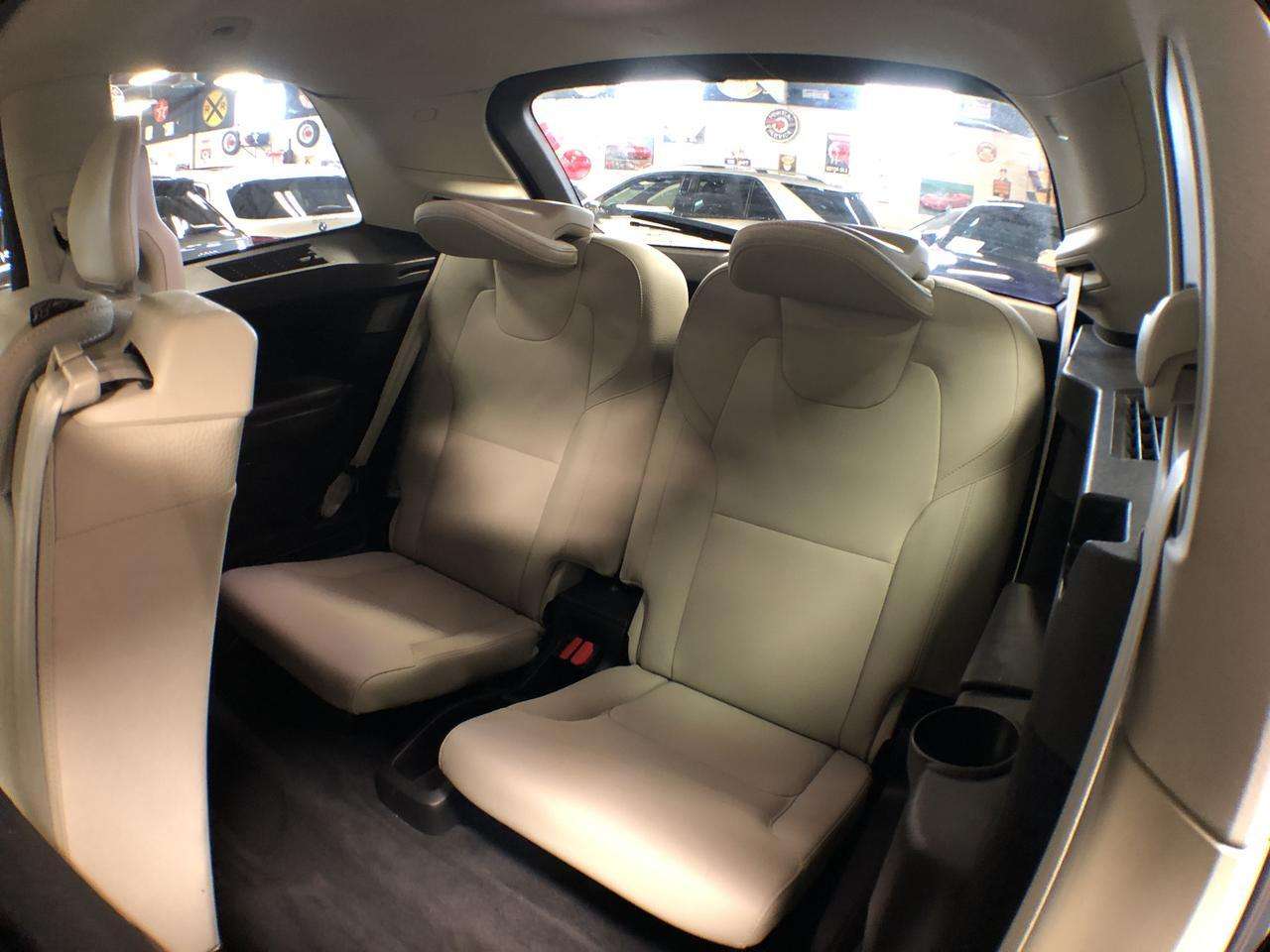 2022 Volvo XC90 MOMENTUM 7 PASS AWD LEATHER PAN/ROOF NAV CAMERA thumb 32