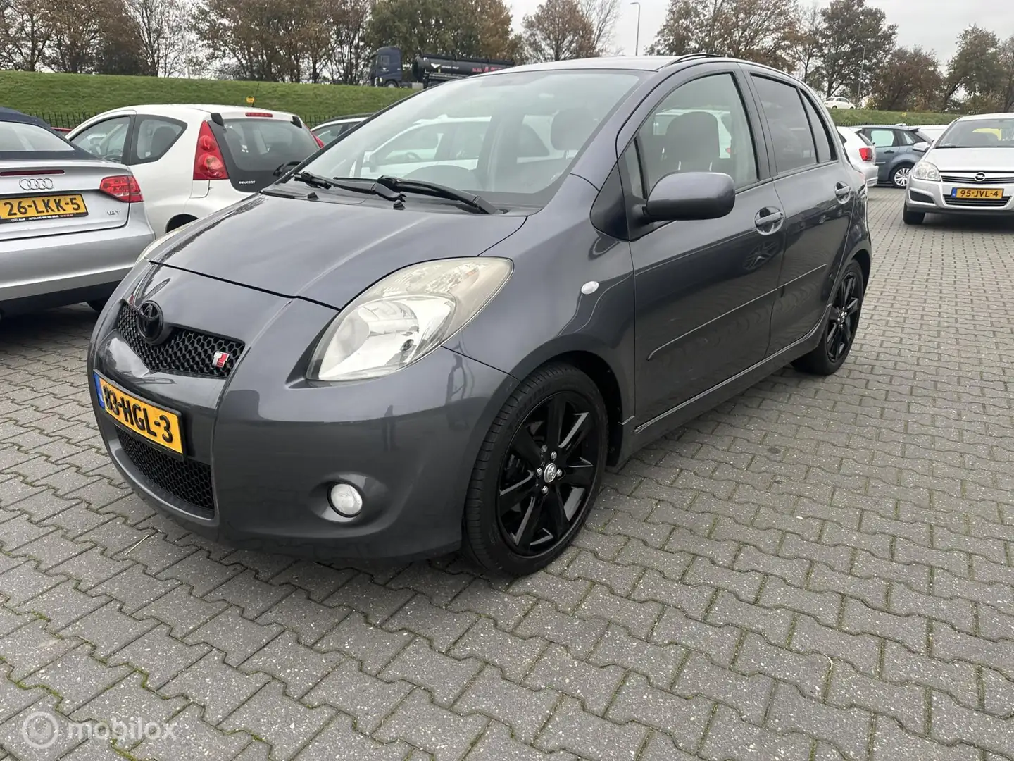 Toyota Yaris 1.8 VVTi TS zeer mooi Grijs - 2
