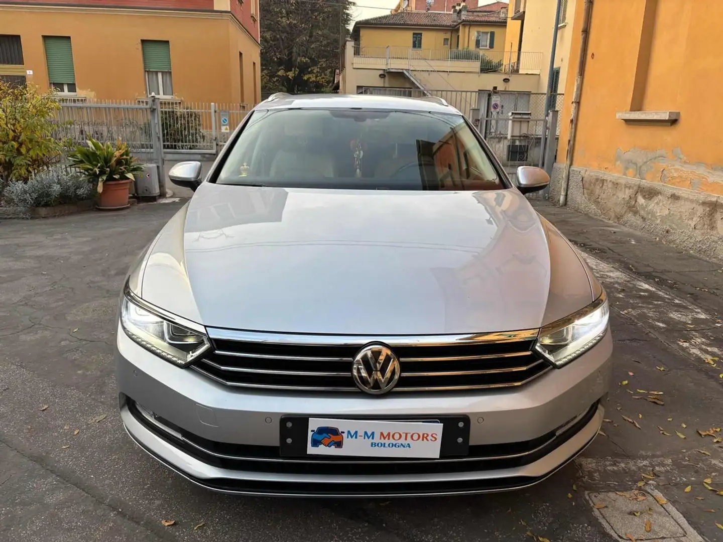 Volkswagen Passat Business Variant 2.0 TDI Executive BMT Gris - 2
