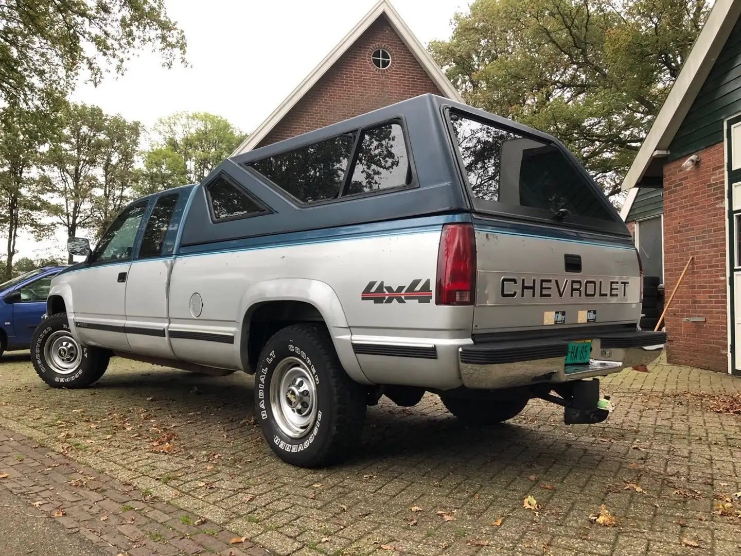 Chevrolet Silverado Extended Cap Pick Up DK2500 4X4 Blue - 2