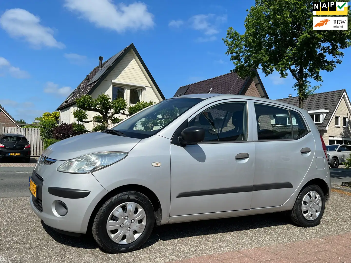 Hyundai i10 1.1 Exclusive Cool 53.000 km NL-AUTO-NAP. Grau - 1