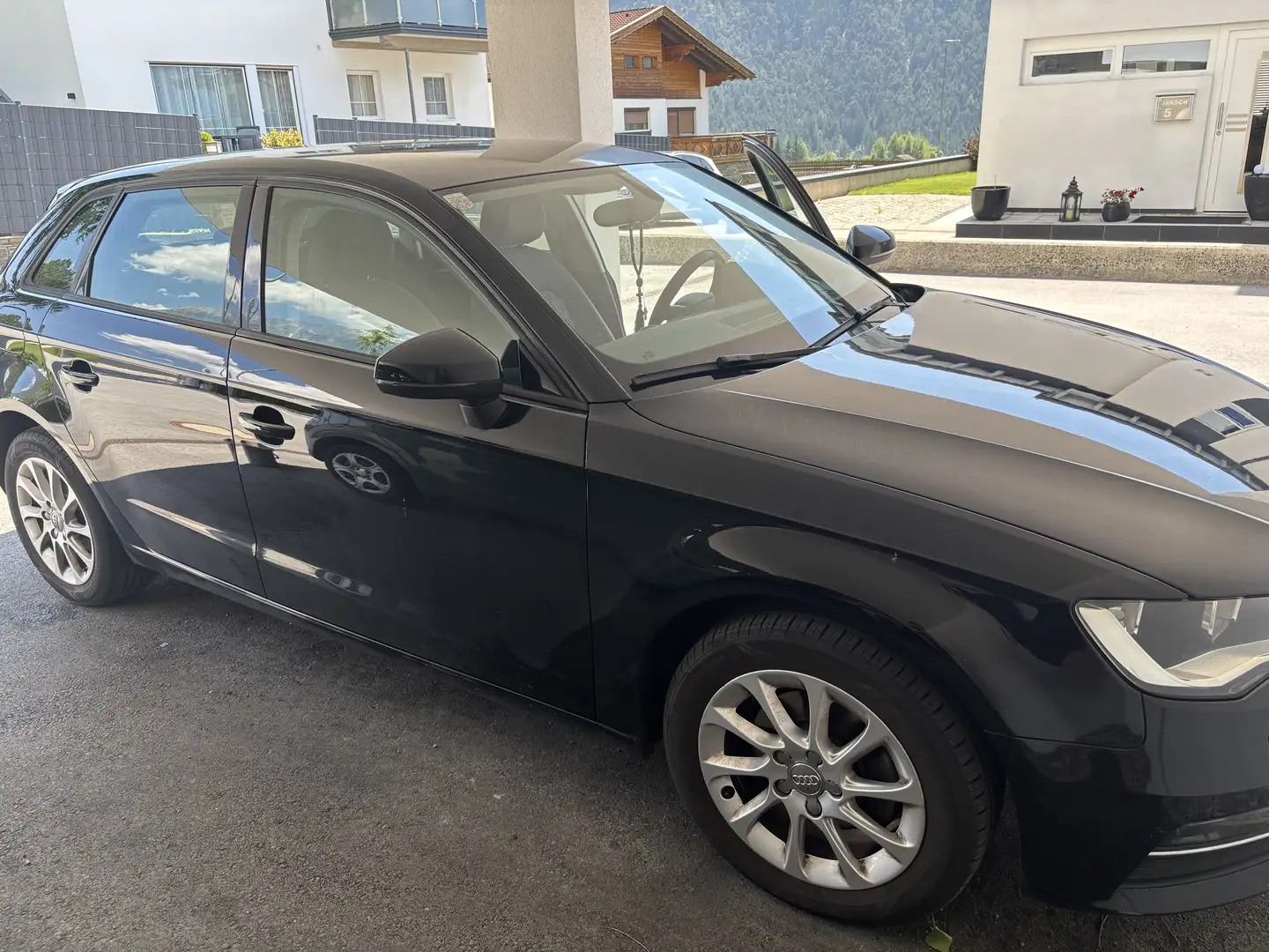 Audi A3 Sportback Schwarz - 1
