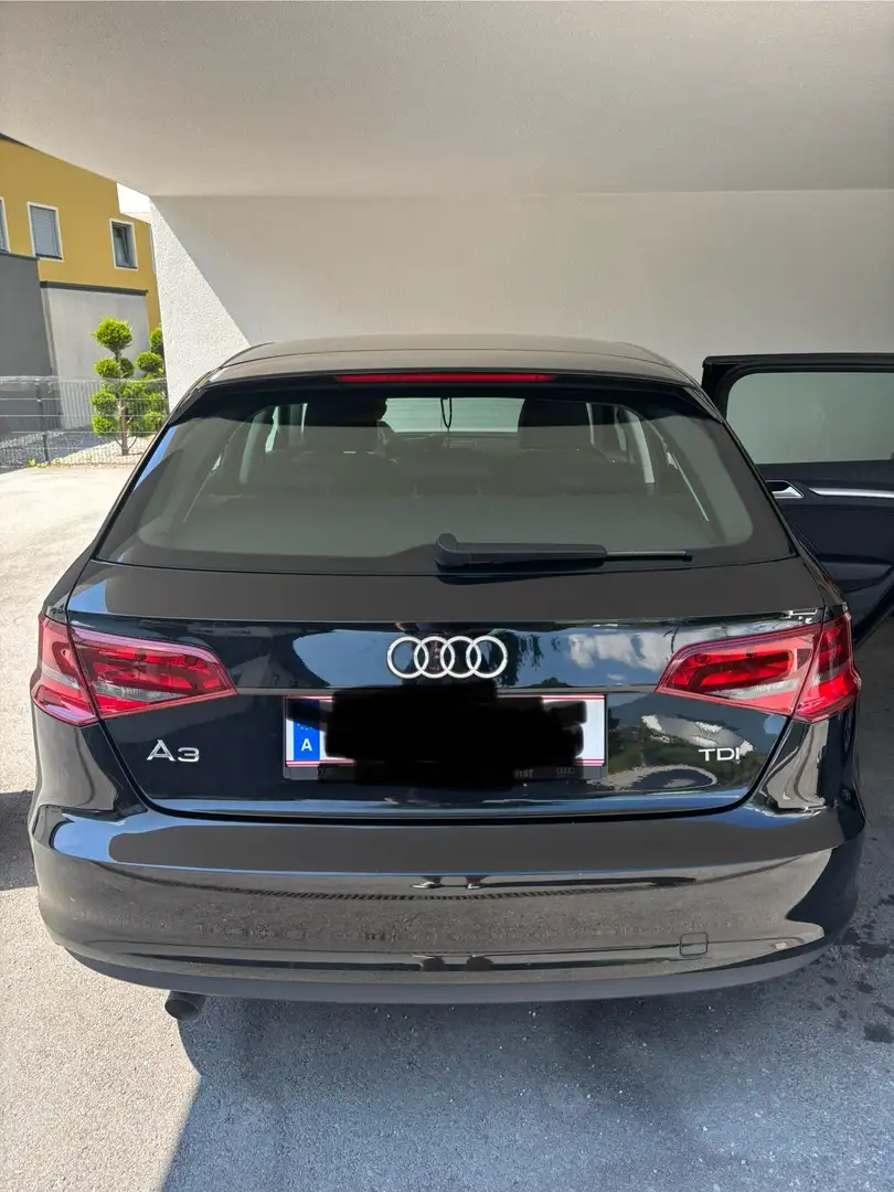 Audi A3 Sportback Schwarz - 2