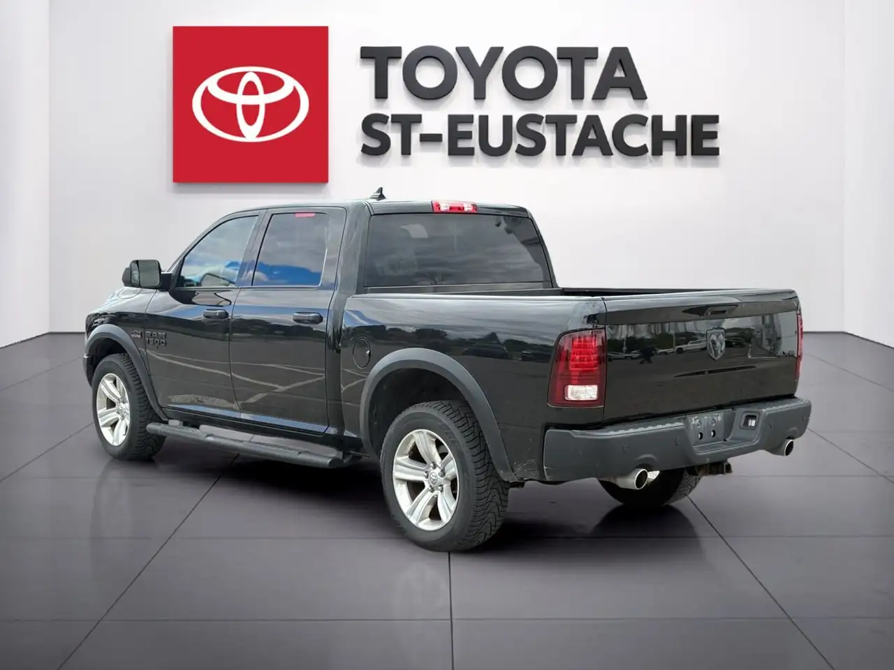 RAM 1500 снимка RAM 1500