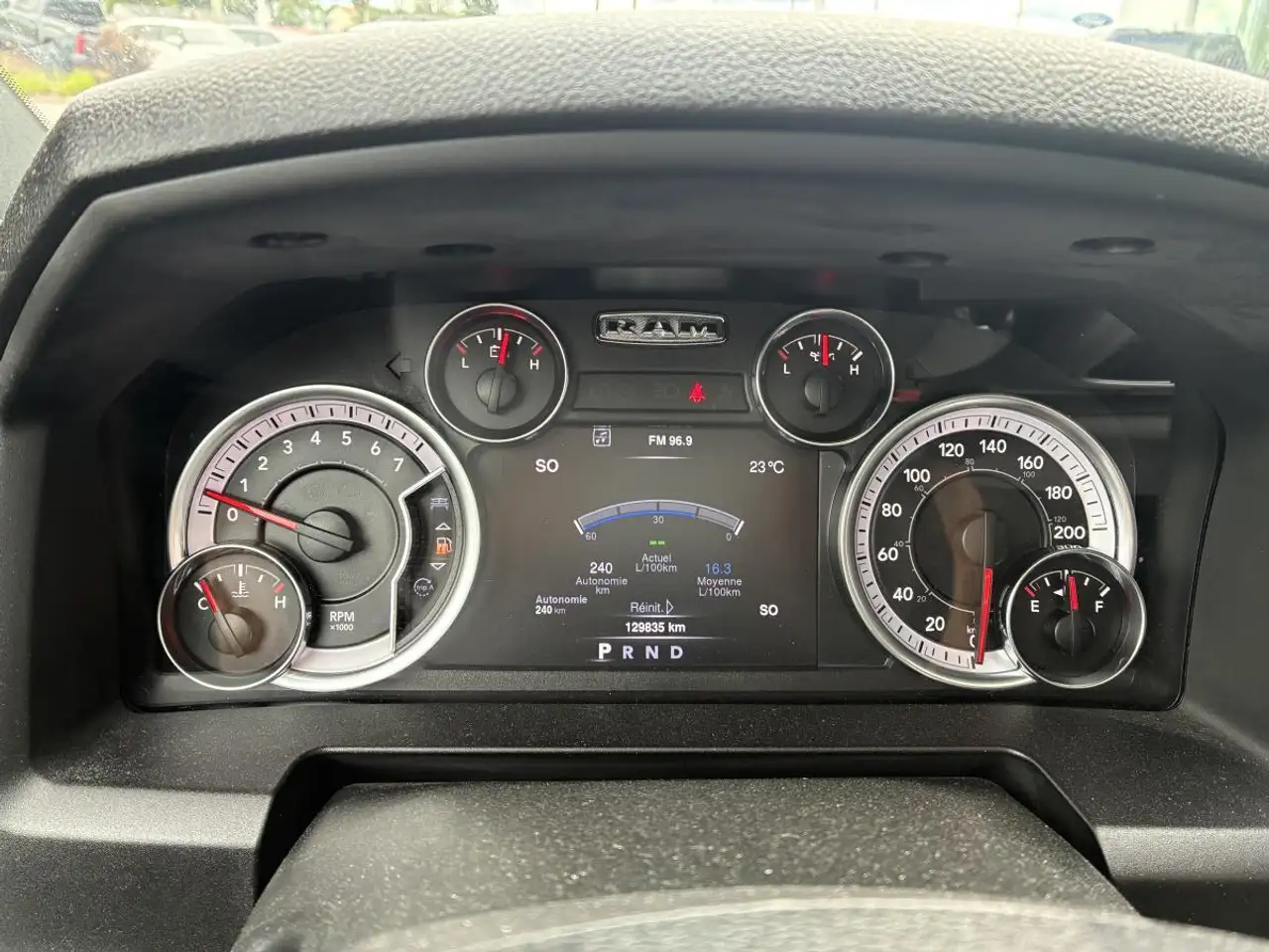RAM 1500 снимка RAM 1500