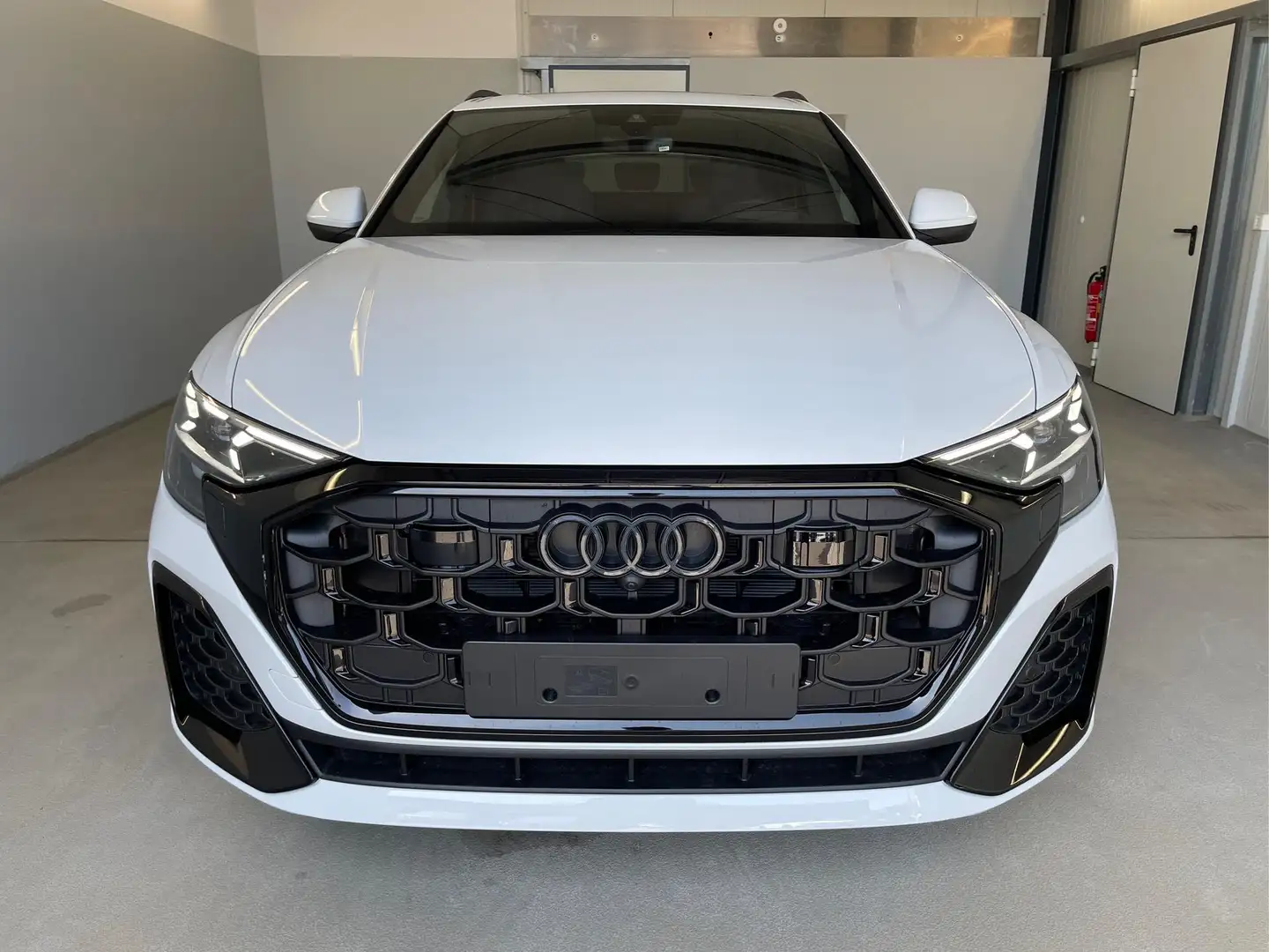 Audi Q8 50 TDI quattro S line STHZ+Pano+AHK+HUD+23+OLED... Weiß - 2