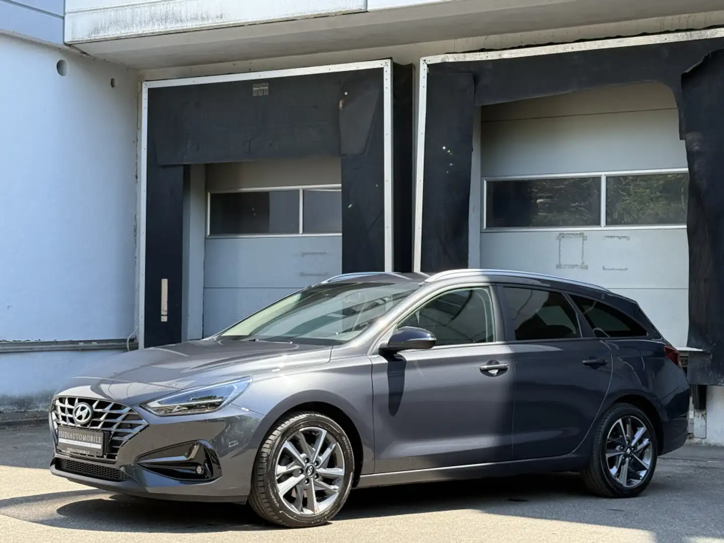 Hyundai i30 Edition 30+ LED Navi Rü-Kamera Keyless-Go Grijs - 2