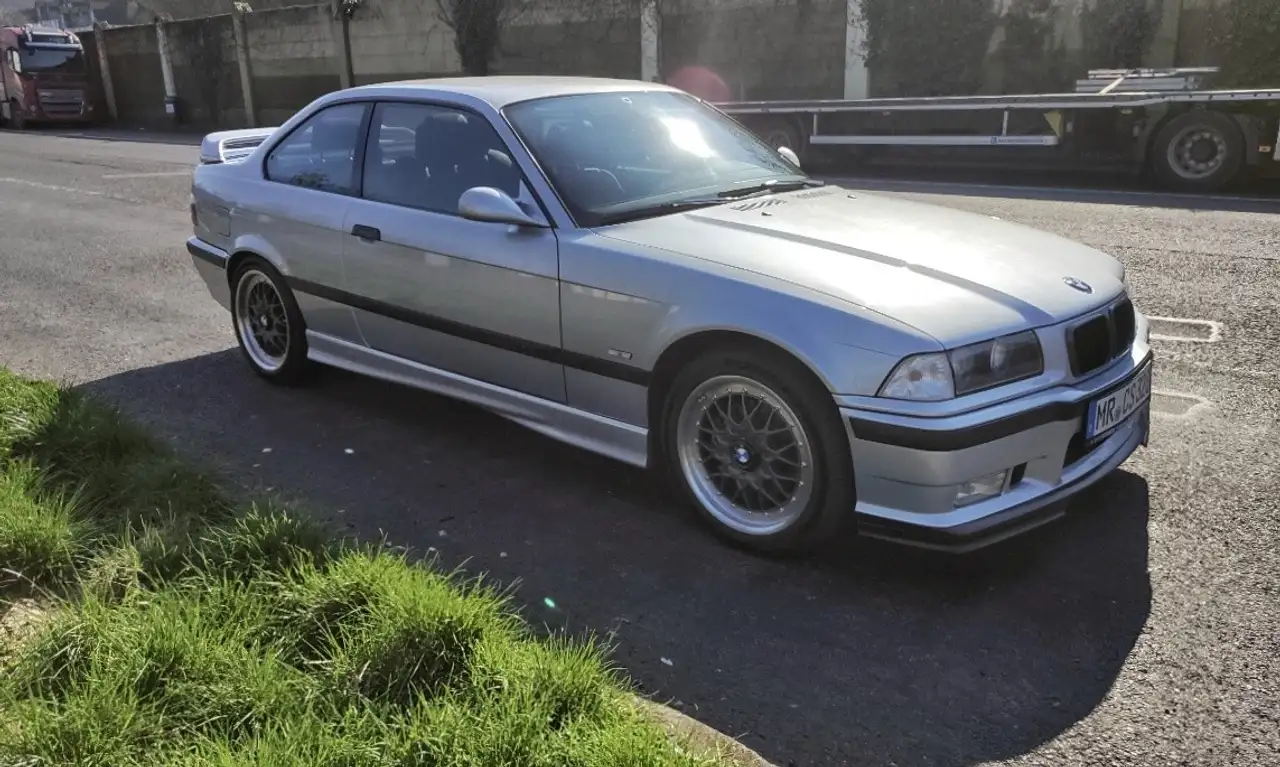 BMW 328i M-Clubsport, foto 1