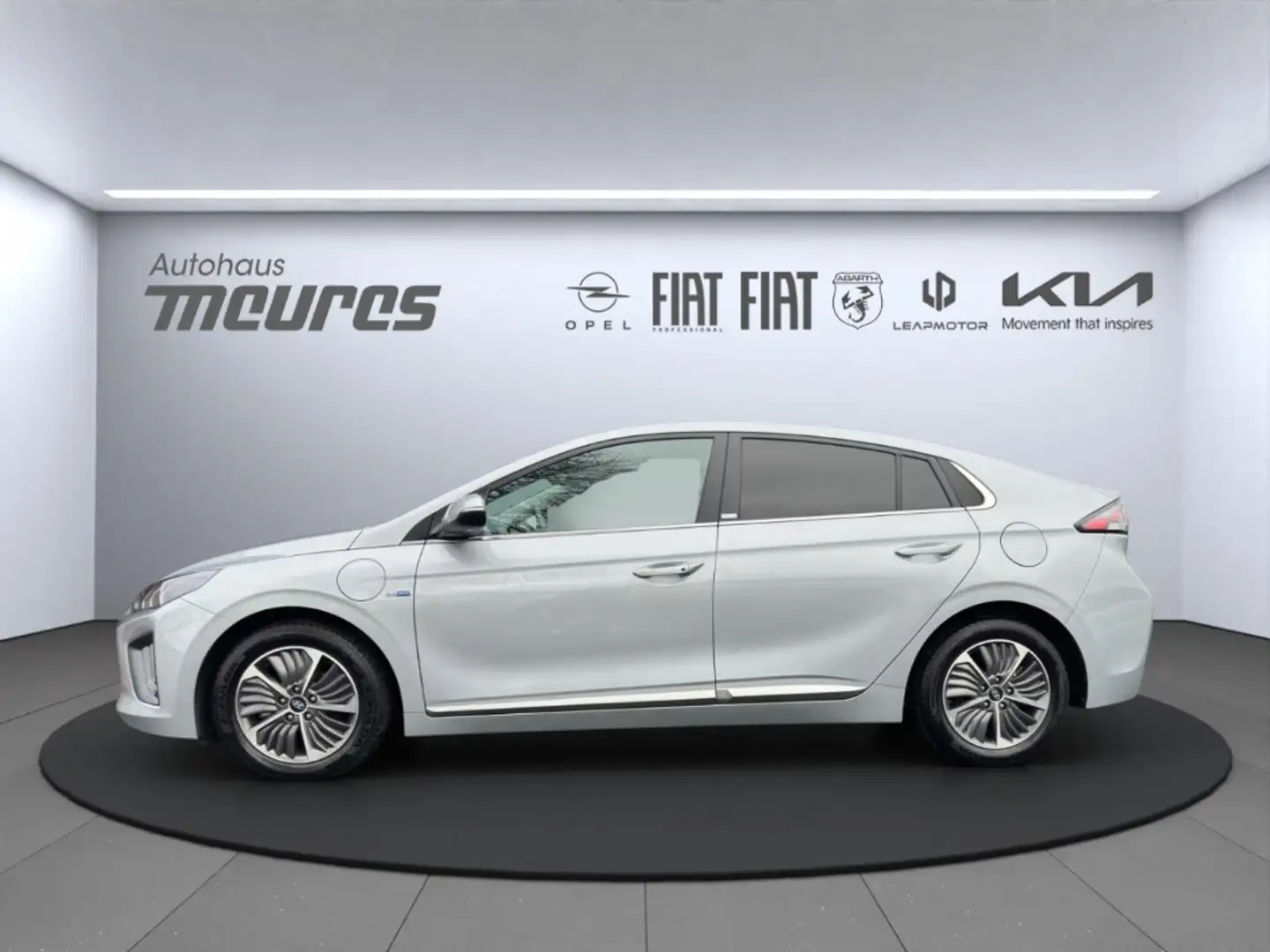 Hyundai IONIQ Prime Plug-In Hybrid 1.6 GDI e-Sitze Panorama Navi Plateado - 2